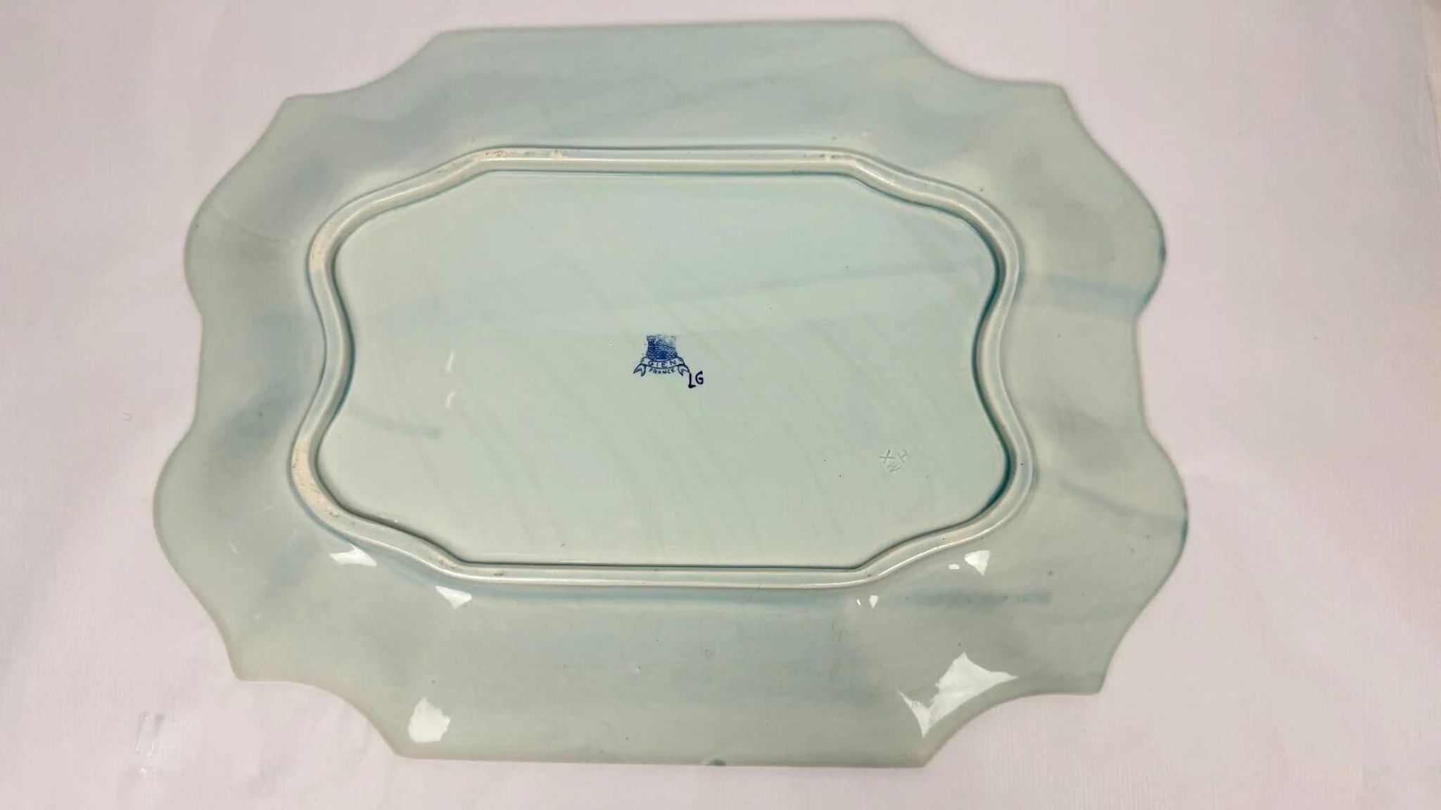 Gien, vegetable dish, soup tureen and its lid in fine earthenware, Rouen decoration.