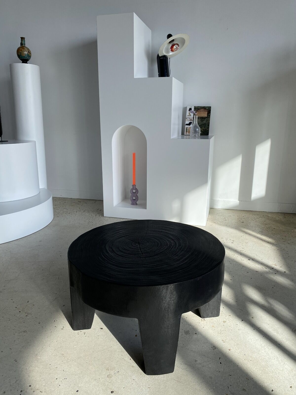 Coffee table en bois massif monoxyle noir