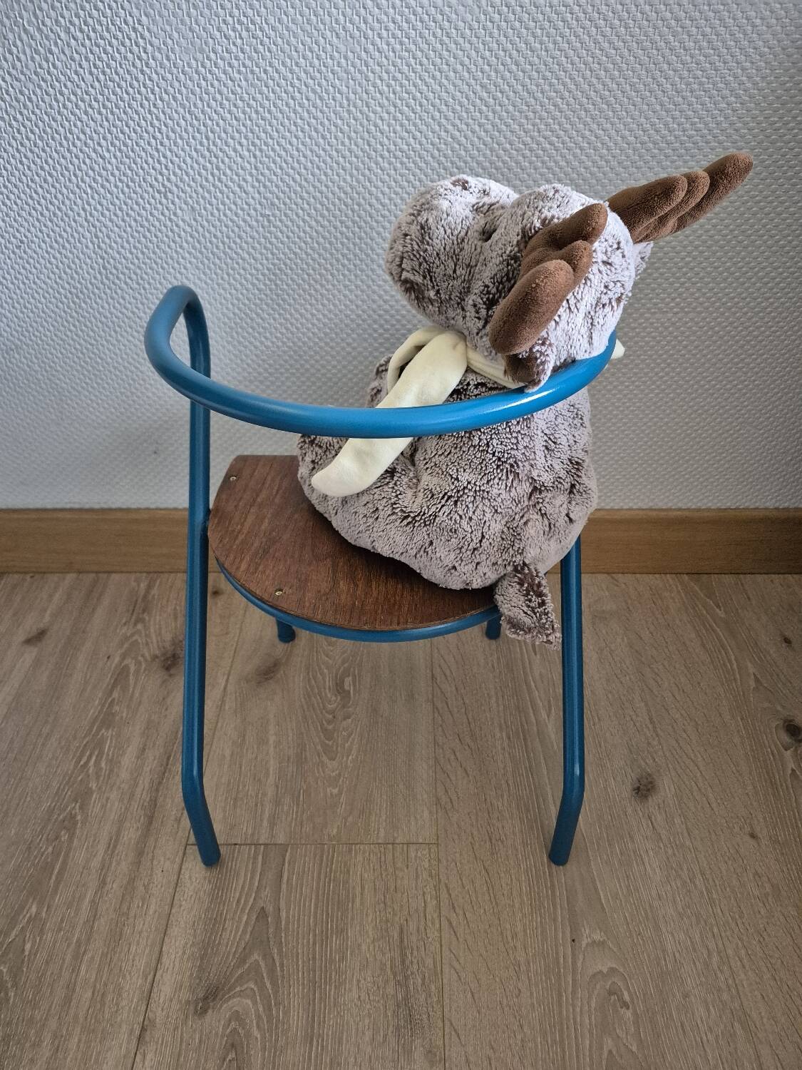 Maternal chair by Jacques Hitier from the 1950s.