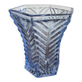 Vase en verre bleu texturé