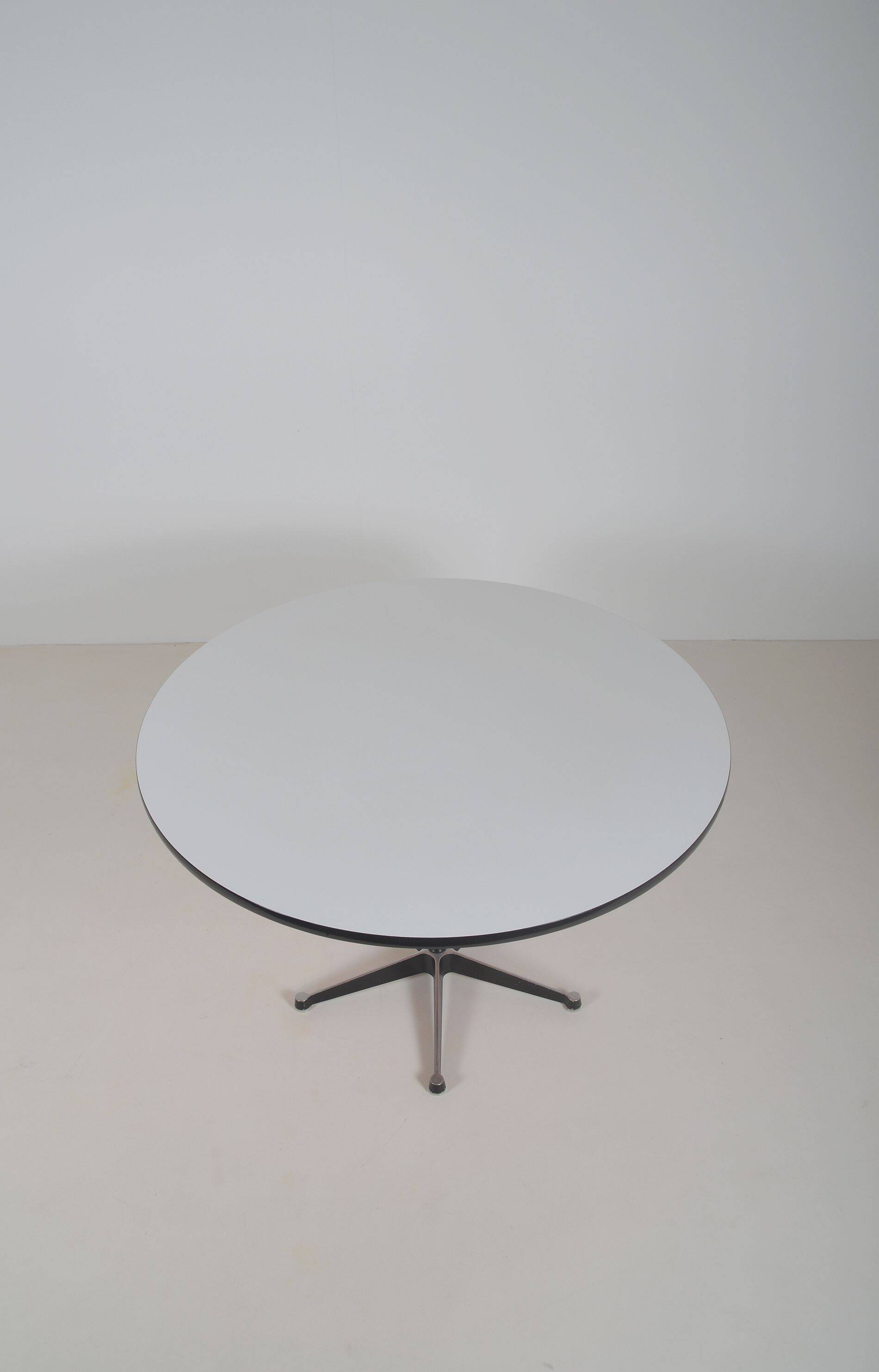 Dining table 650 designed by Charles and Ray Eames for Herman Miller, 1960s