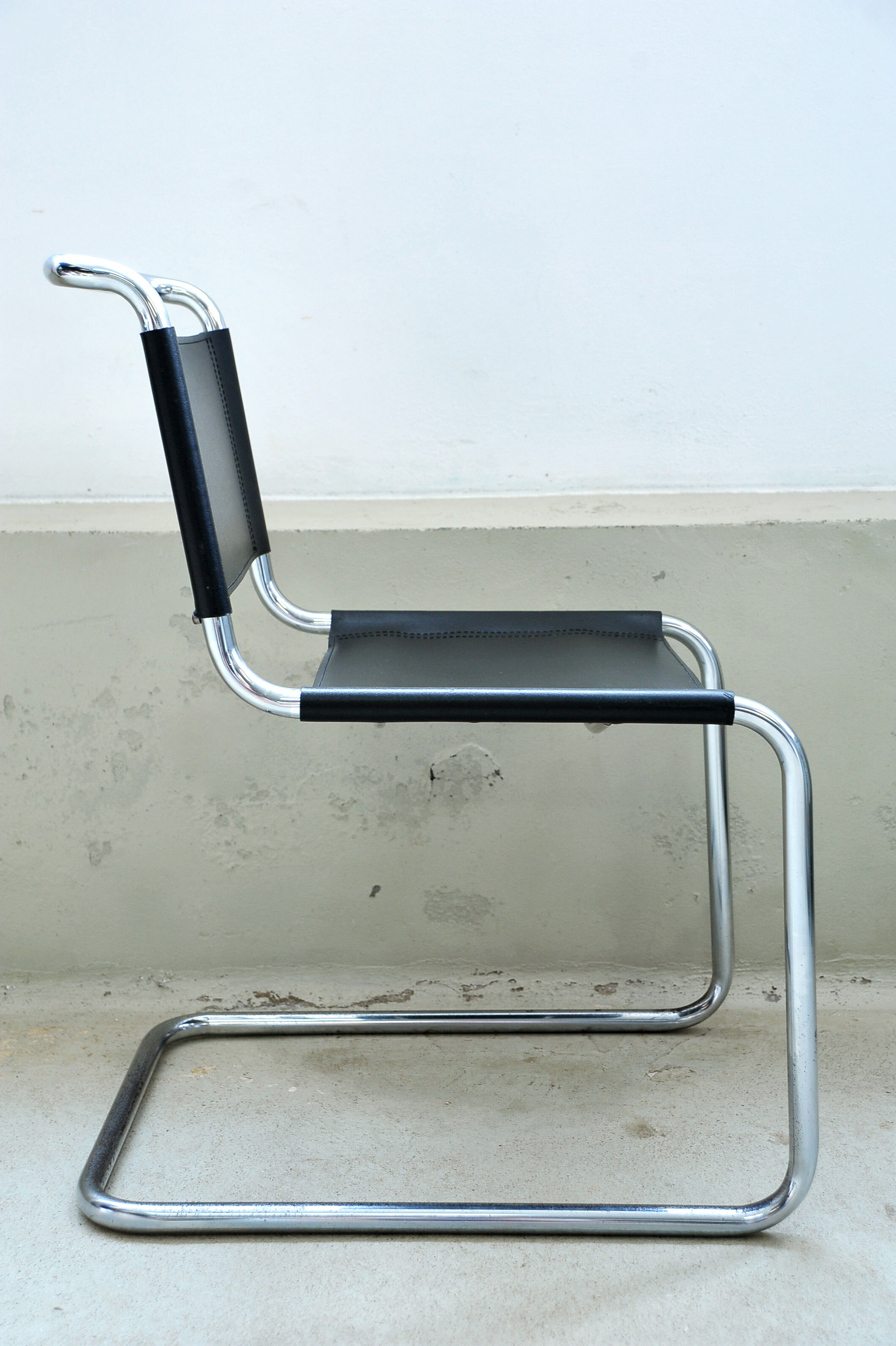Cantilever chair S33 of Mart Stam