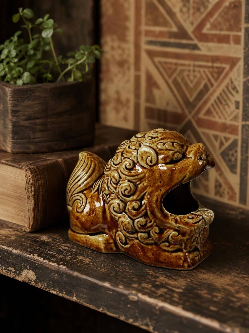 Vintage 60s-70s brown glazed ceramic Foo dog ashtray.