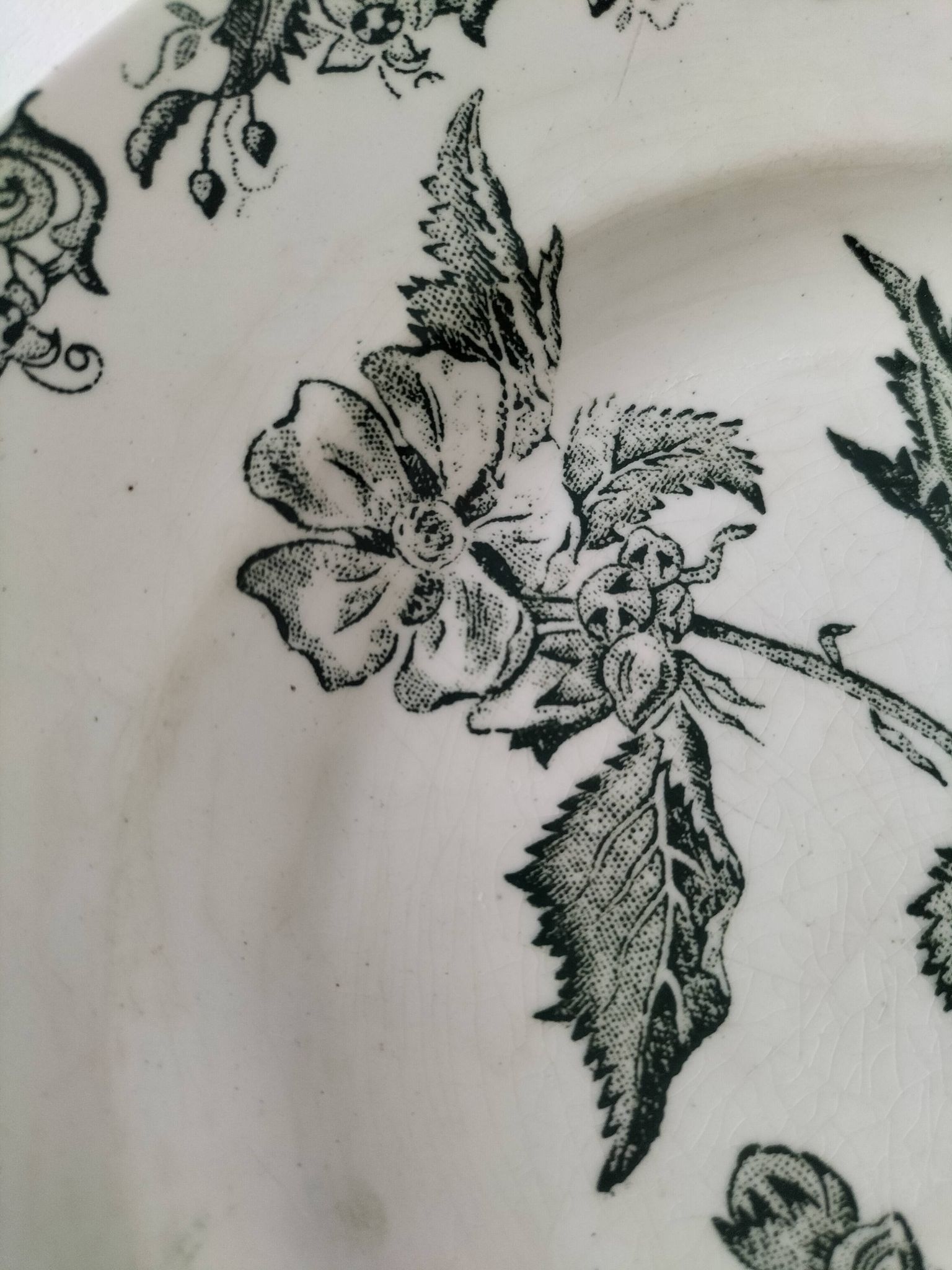 4 assiettes terre de fer A. Lebacqz & M. Bouchart modèle Richelieu