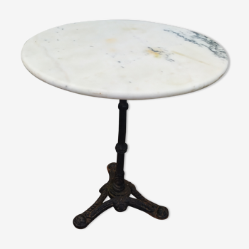 Table bistrot en marbre ronde de brasserie parisienne