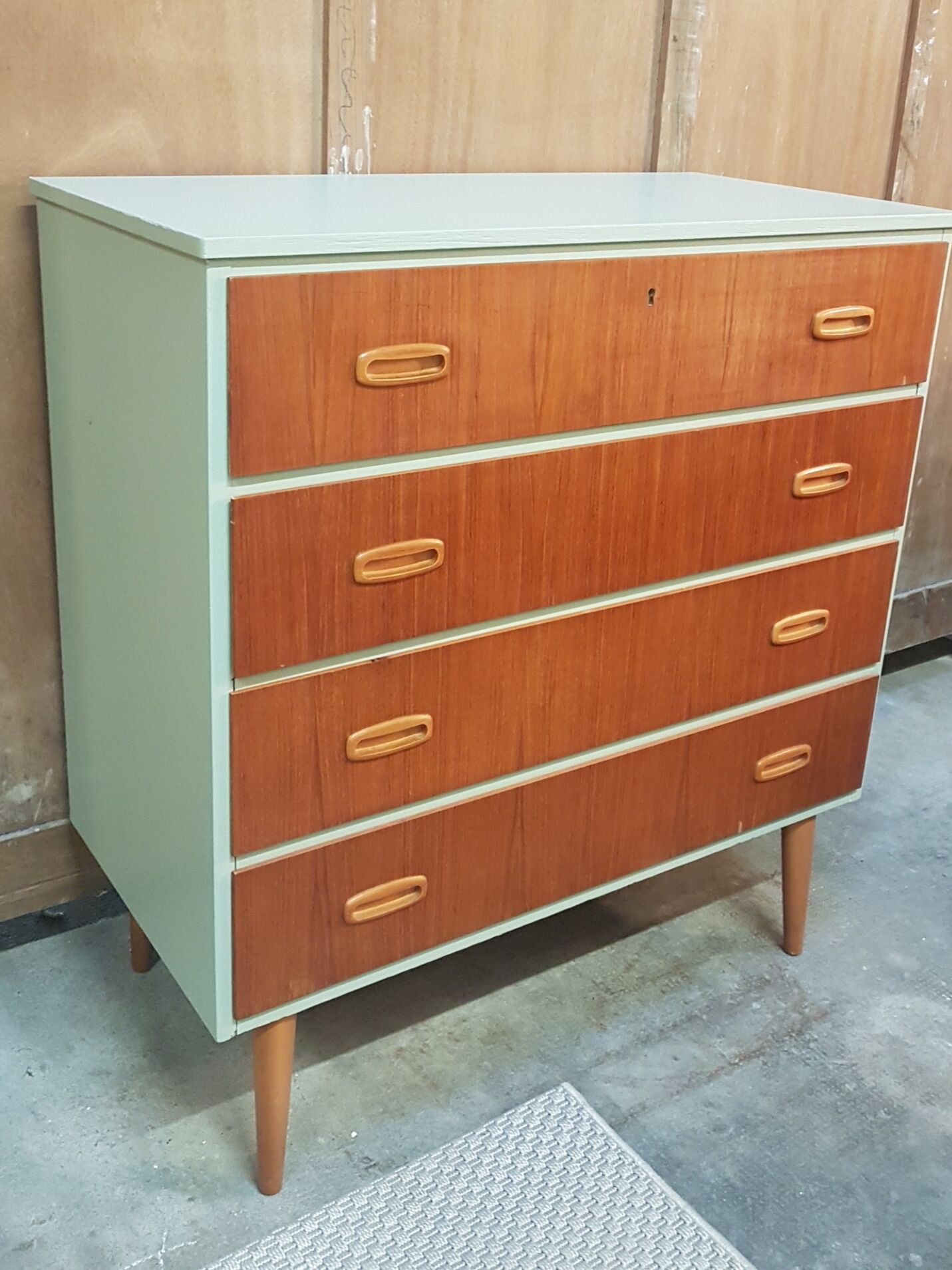 Scandinavian chest of drawers