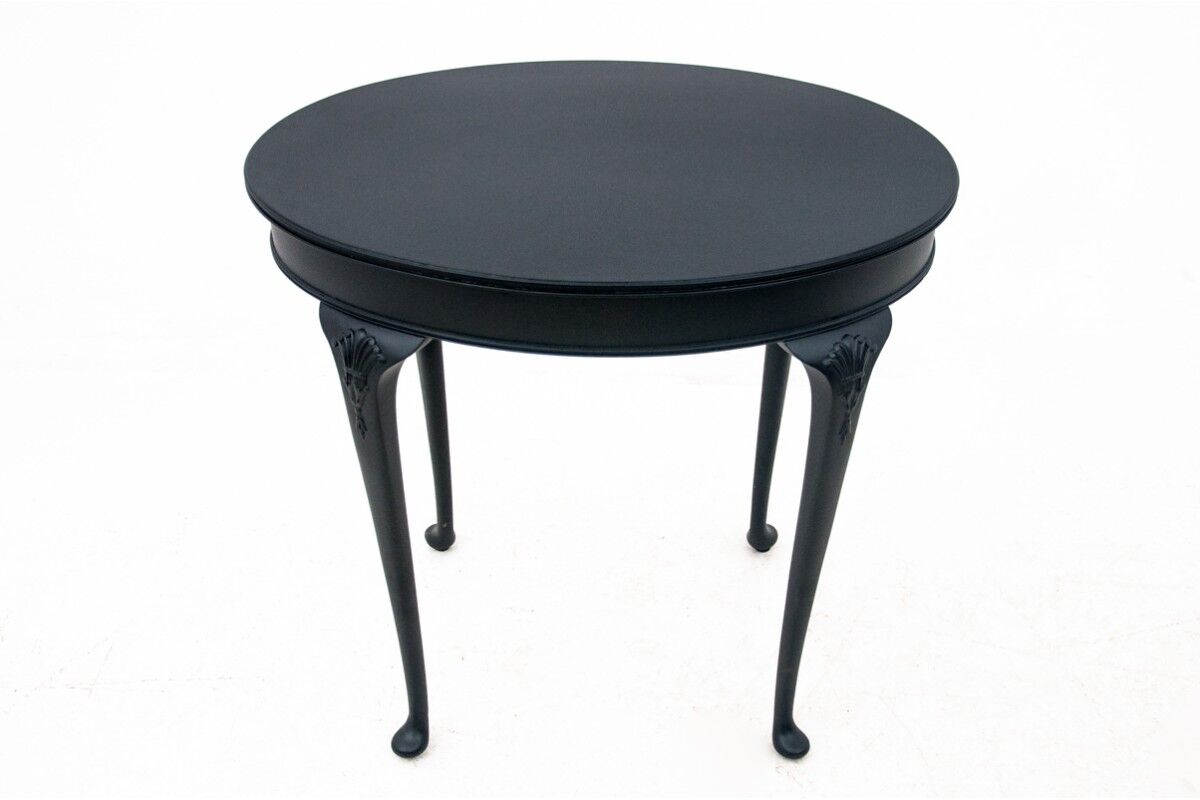 Oval table, Northern Europe, circa 1910