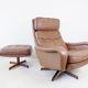 Fauteuil cuir avec pouf de Madsen & Schübel pour Bovenkamp