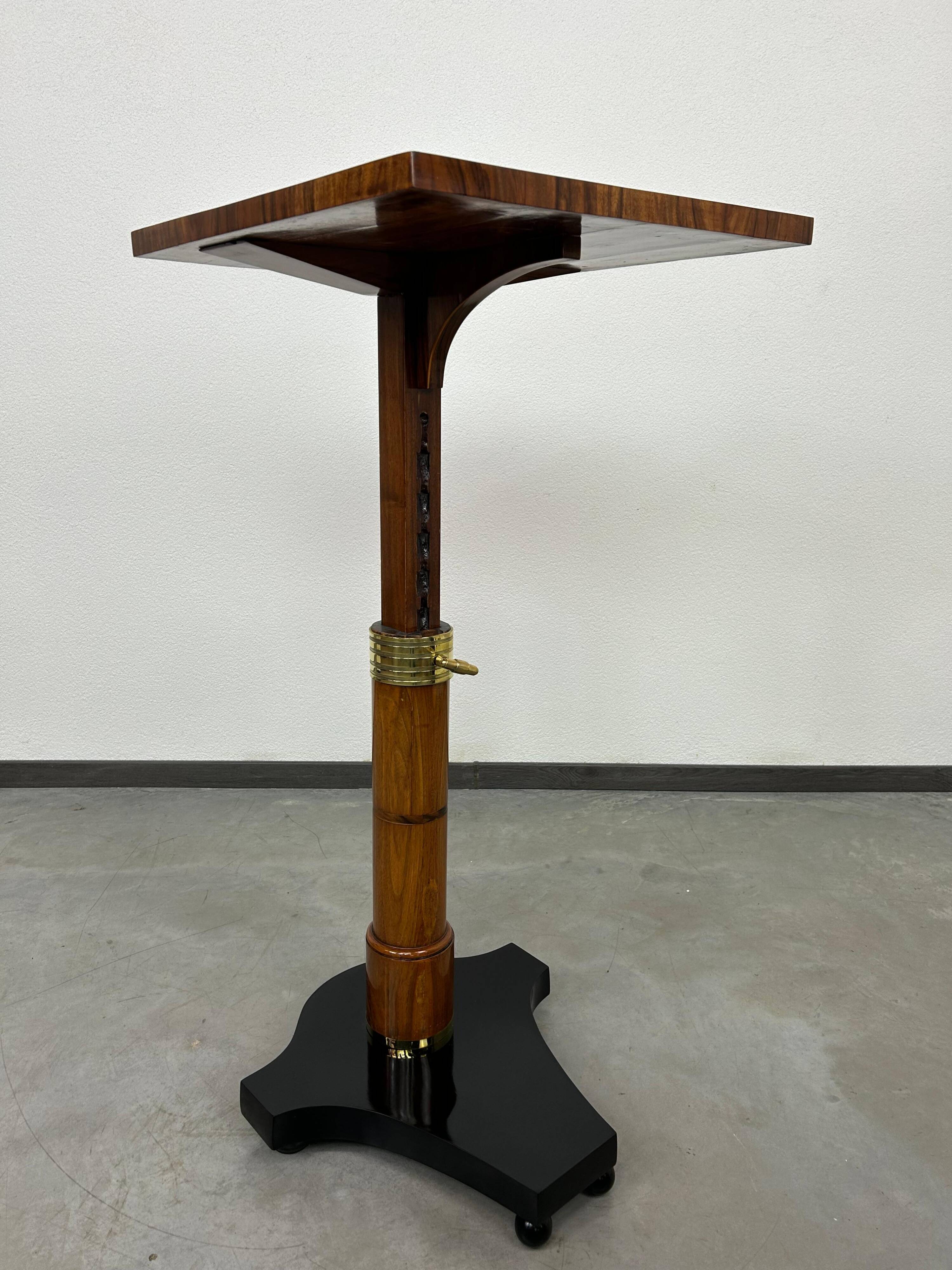 Table d'écriture ajustable avec incrustation Adam et Eve
