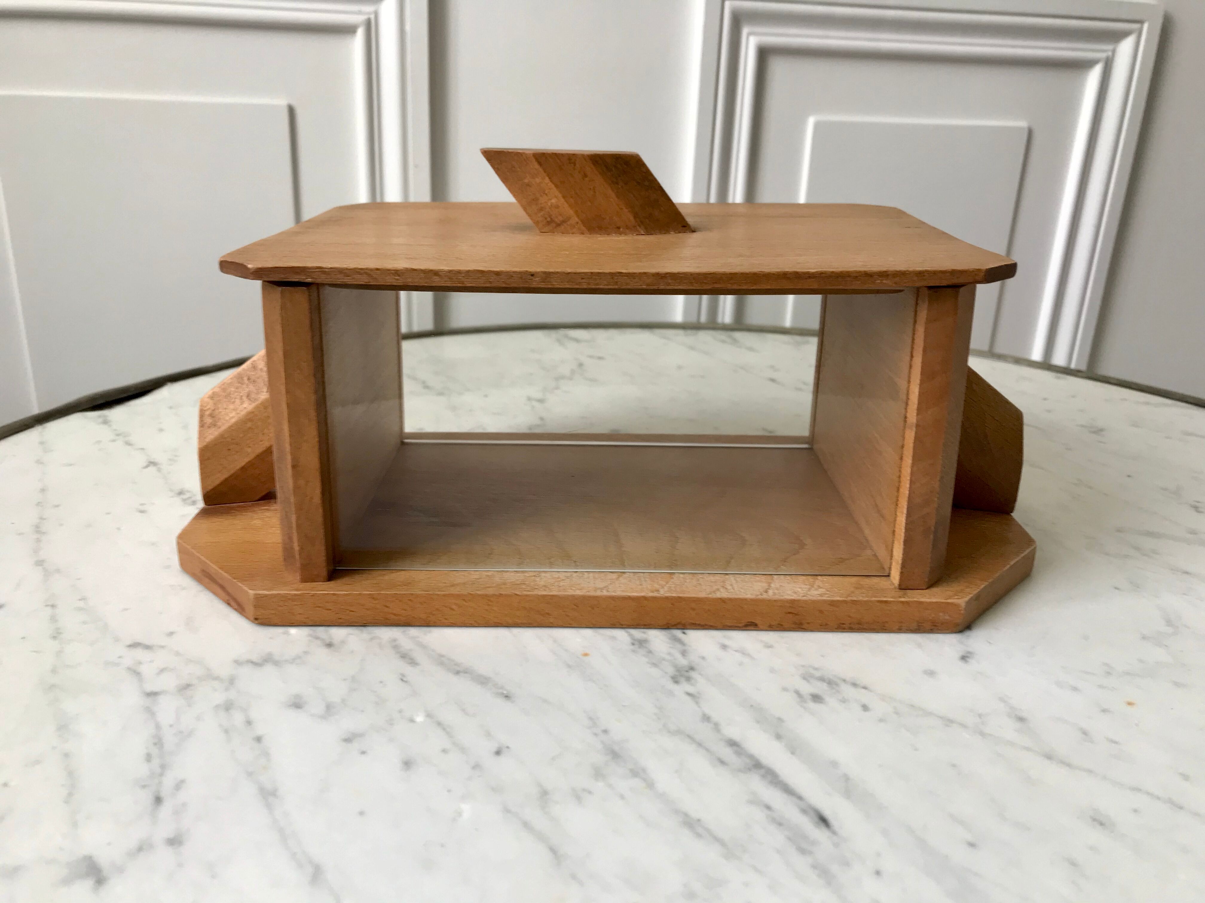 Art Deco box in beech and glass 30s