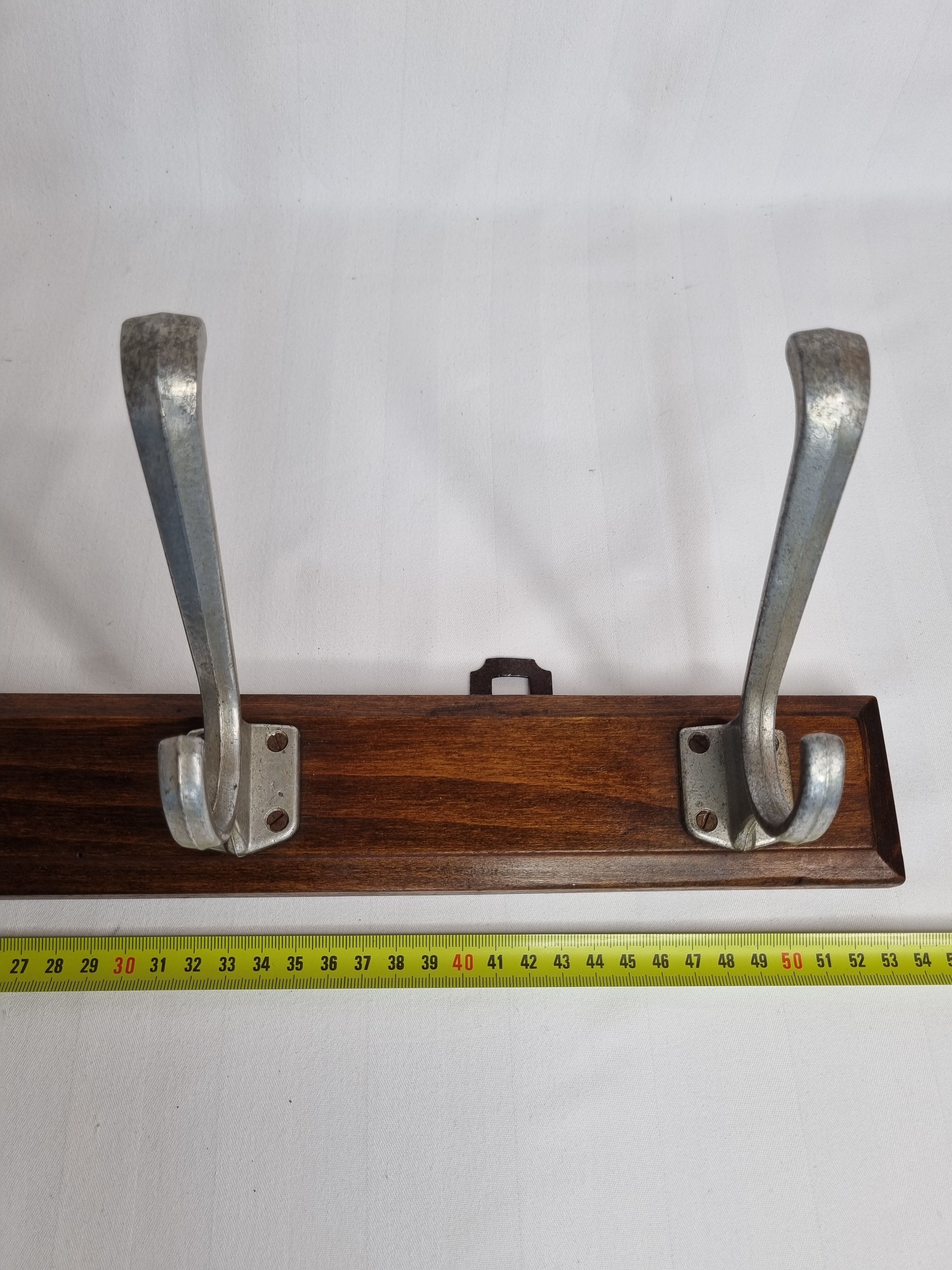 Wall rack "Art Deco" in cast aluminum and wood, 3 hooks, 54 cm