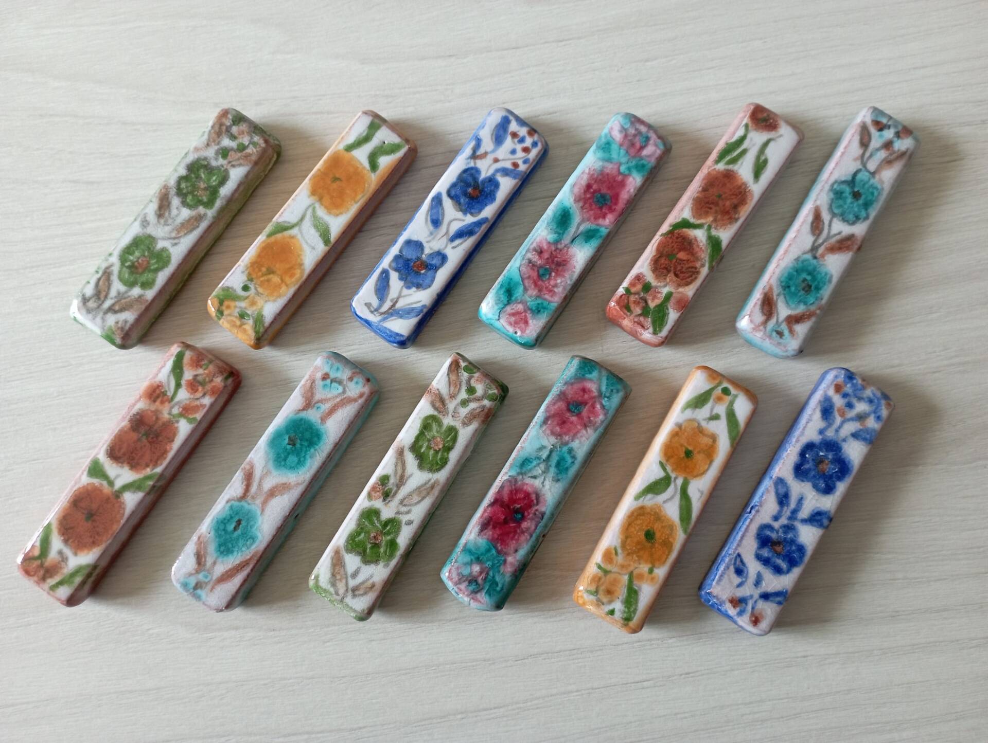 Set of 12 terracotta knife holders