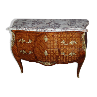 Commode de style Louis XV en marqueterie de cube