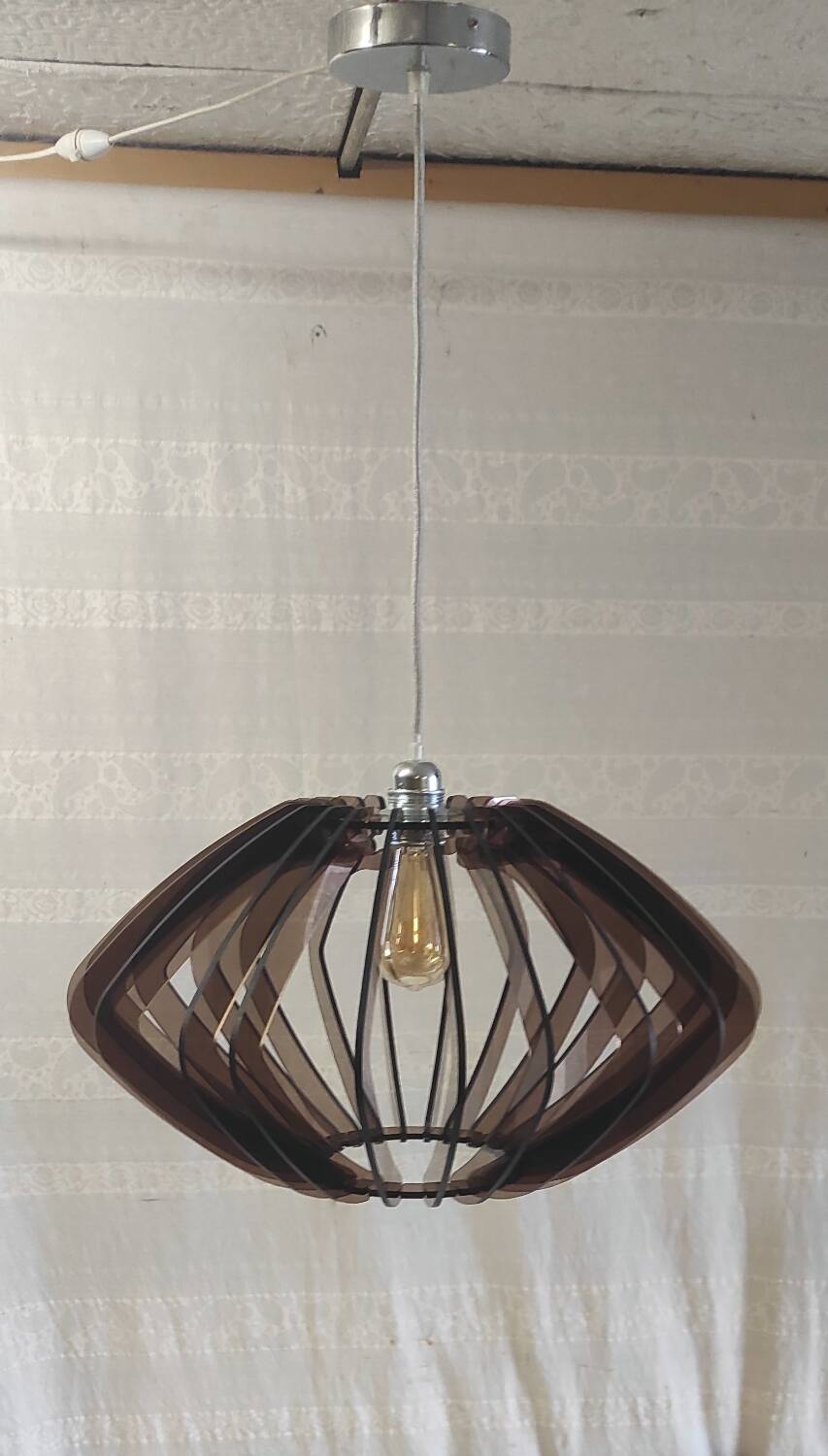 Suspension design en plexiglass fumé style scandinave