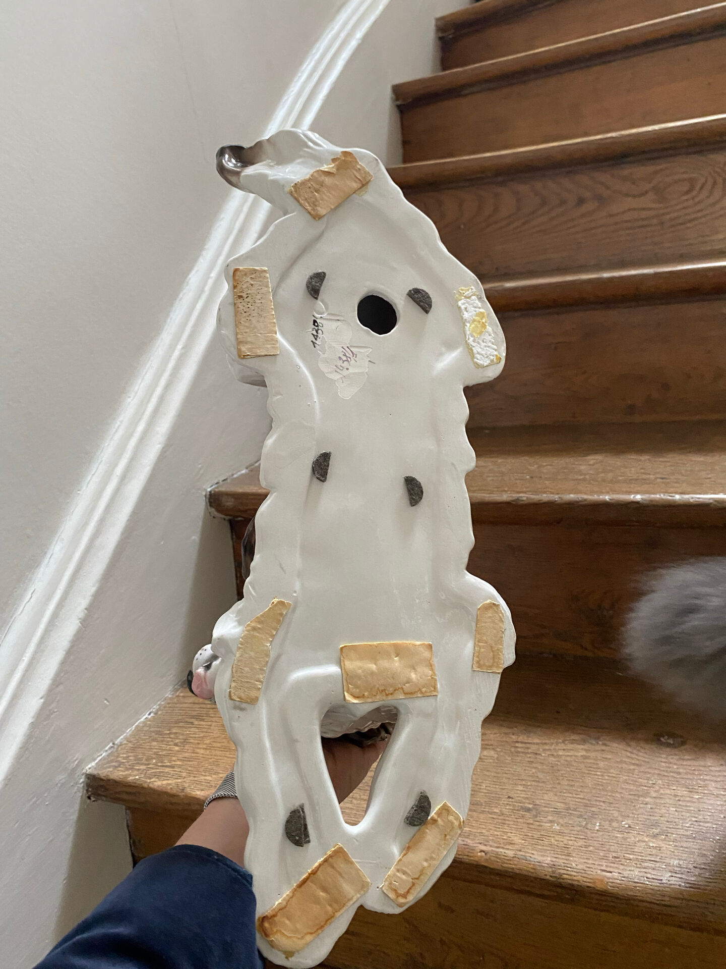Sculpture of a Springer dog
