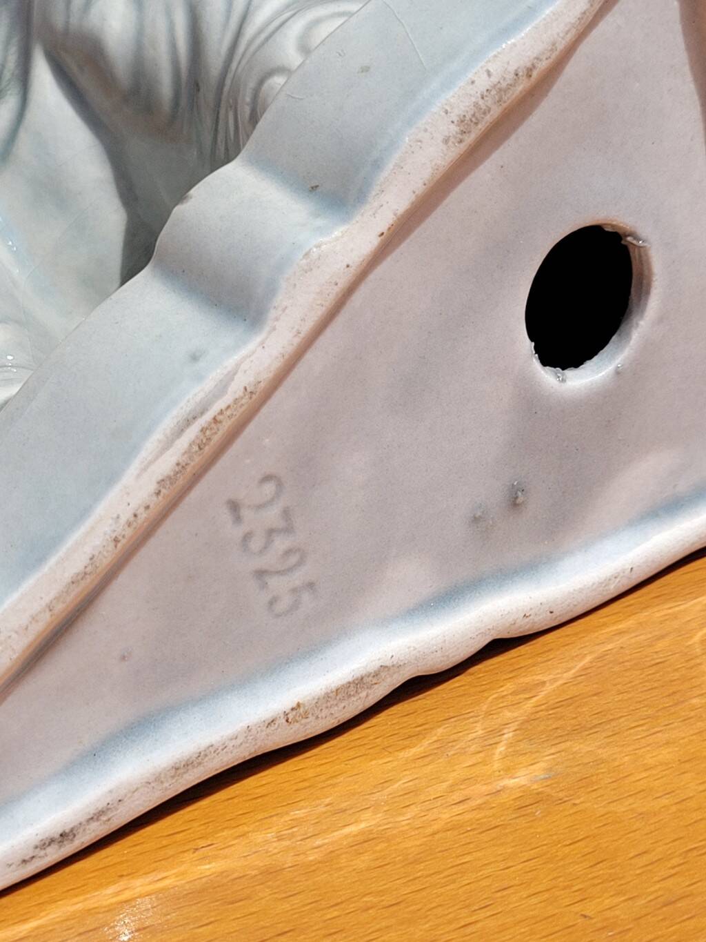 Ancien serre livre éléphant en céramique