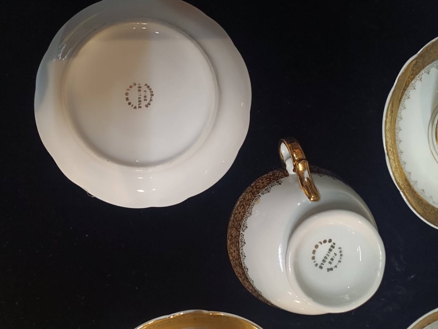 6 cups and saucers in porcelain
