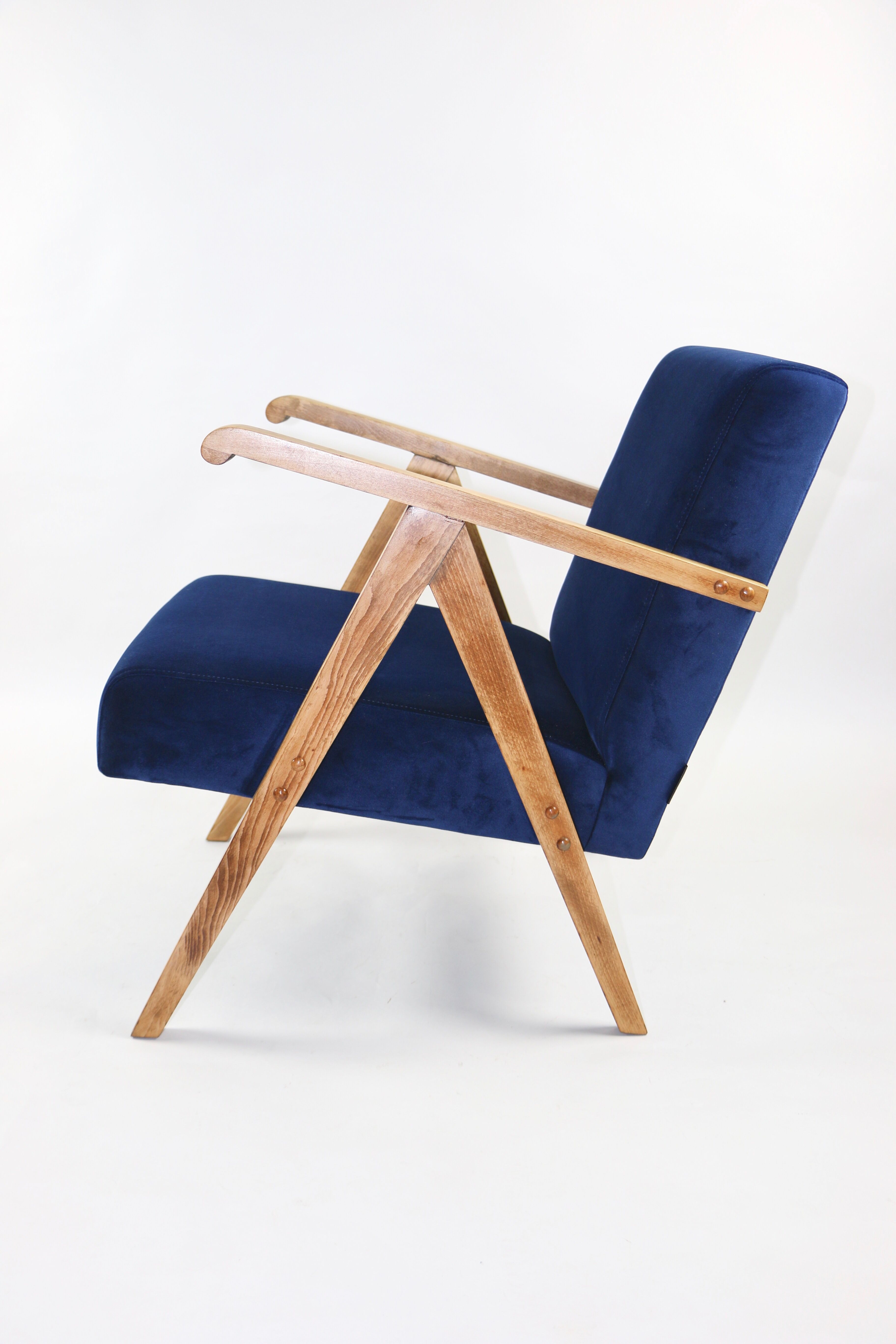 Fauteuils en velours bleu 1970