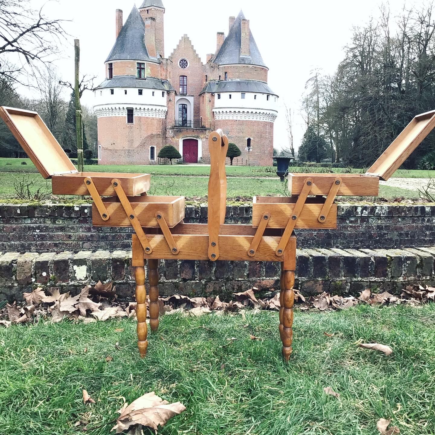 Wooden accordion worker