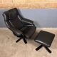 Fauteuil pivotant Skalma avec repose-pieds design danois