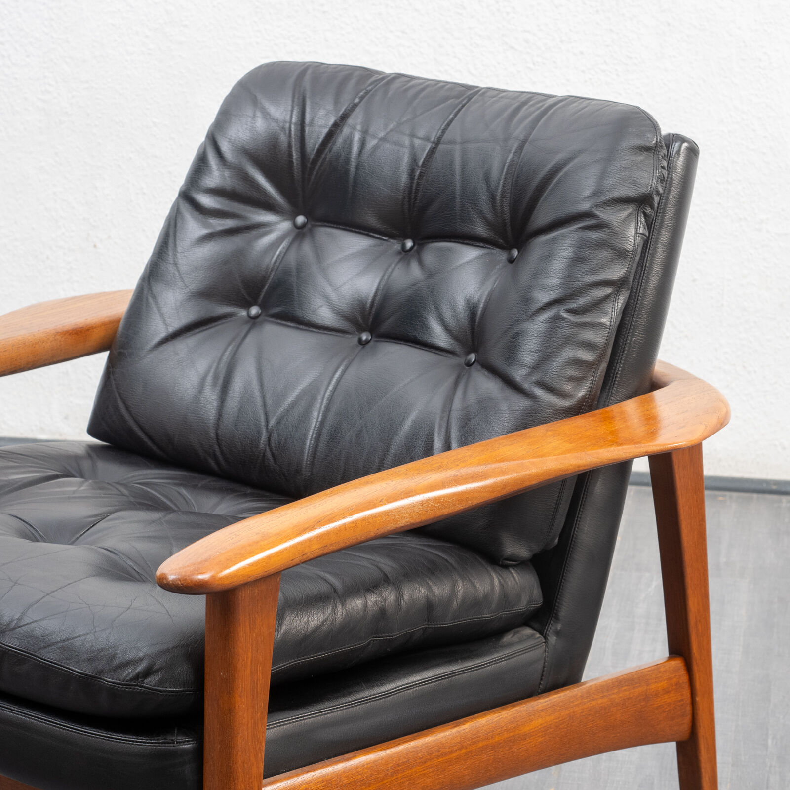 Fauteuil en teck et cuir, vintage, style scandinave