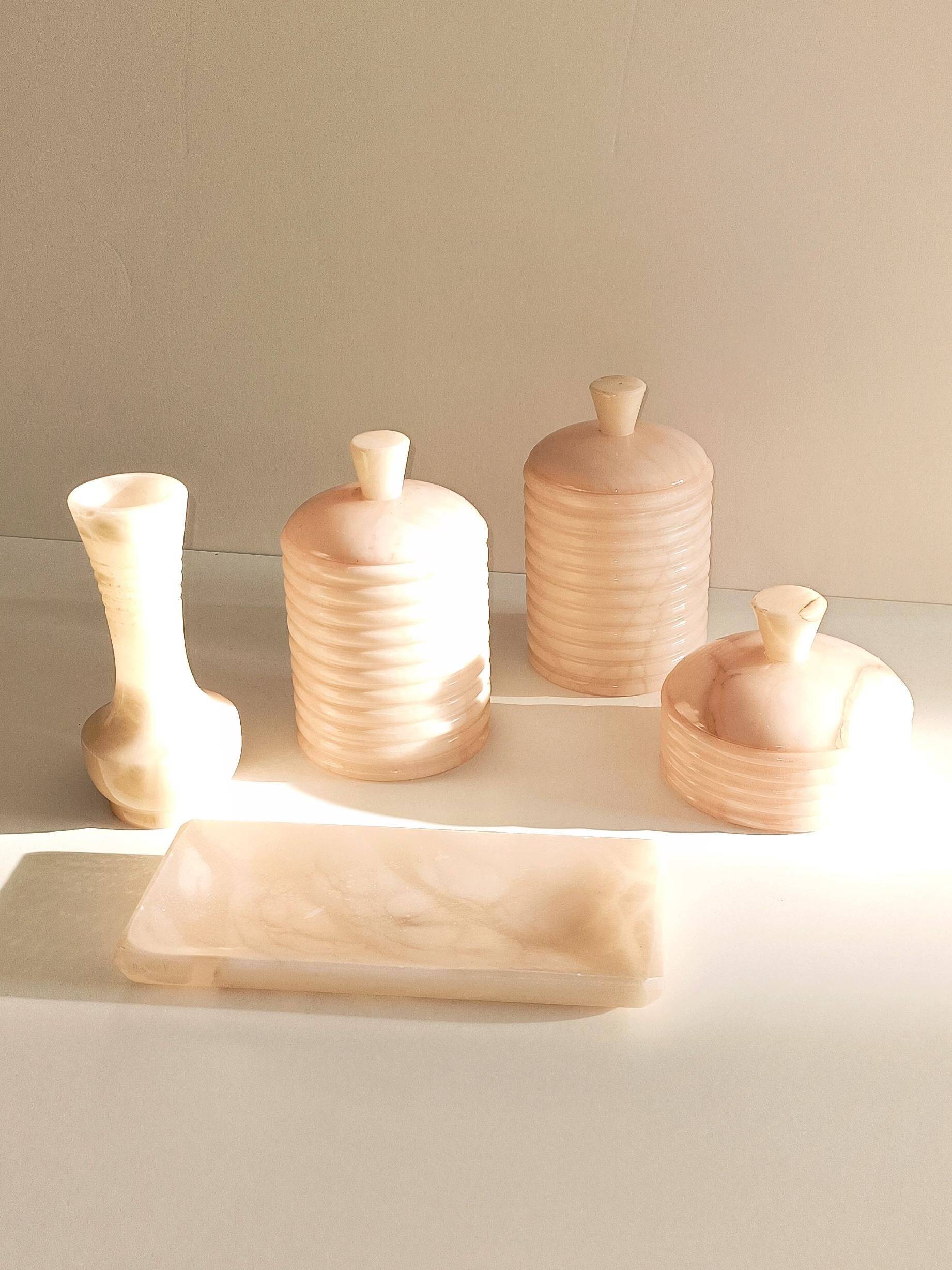 Mid Century Pink Alabaster Vanity or Bathroom Set, Handmade in Spain ci. 1960s