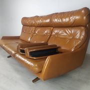 Canapé cuir fauve scandinave