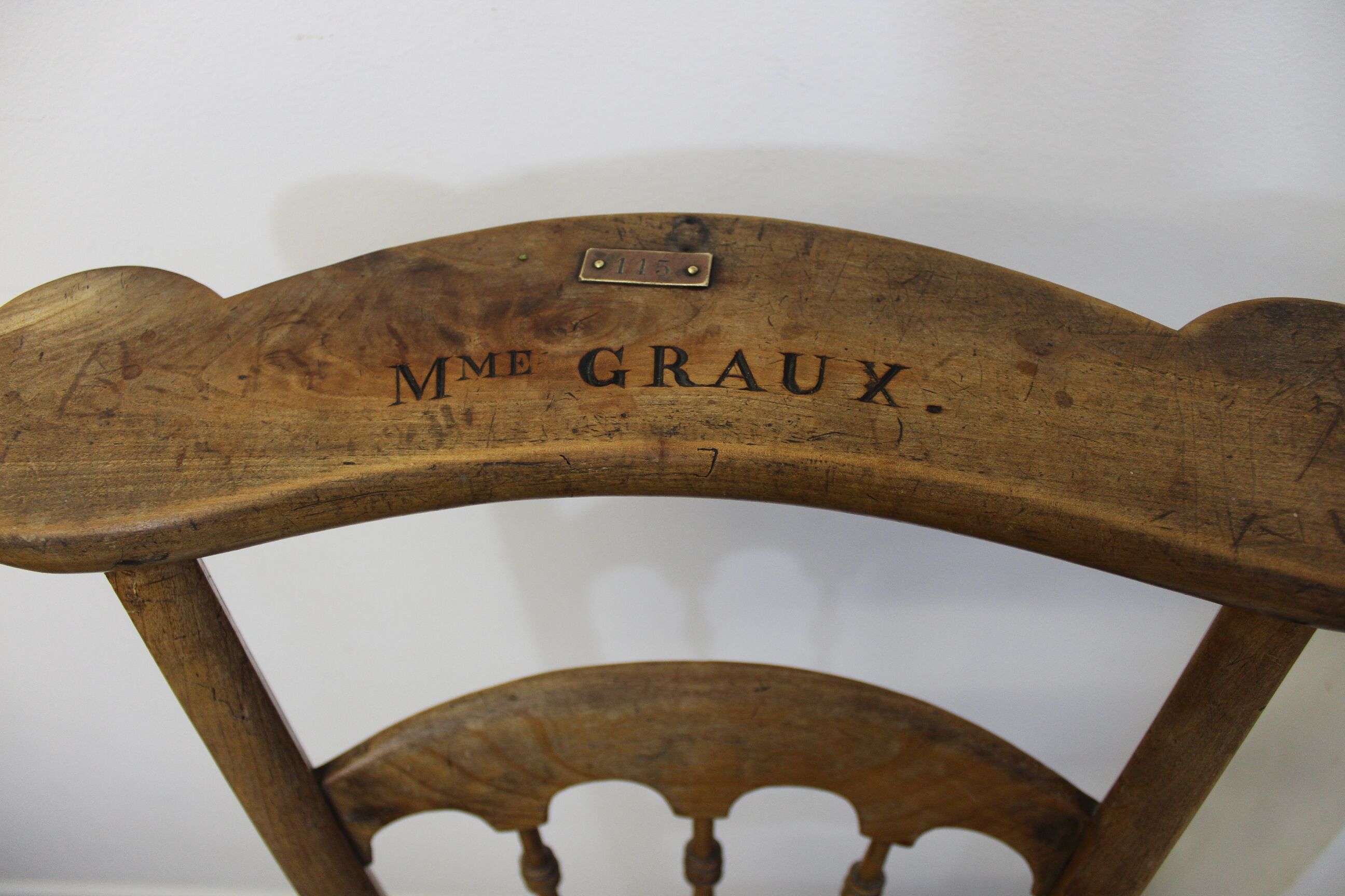 Chair prays god engraved Madame Graux
