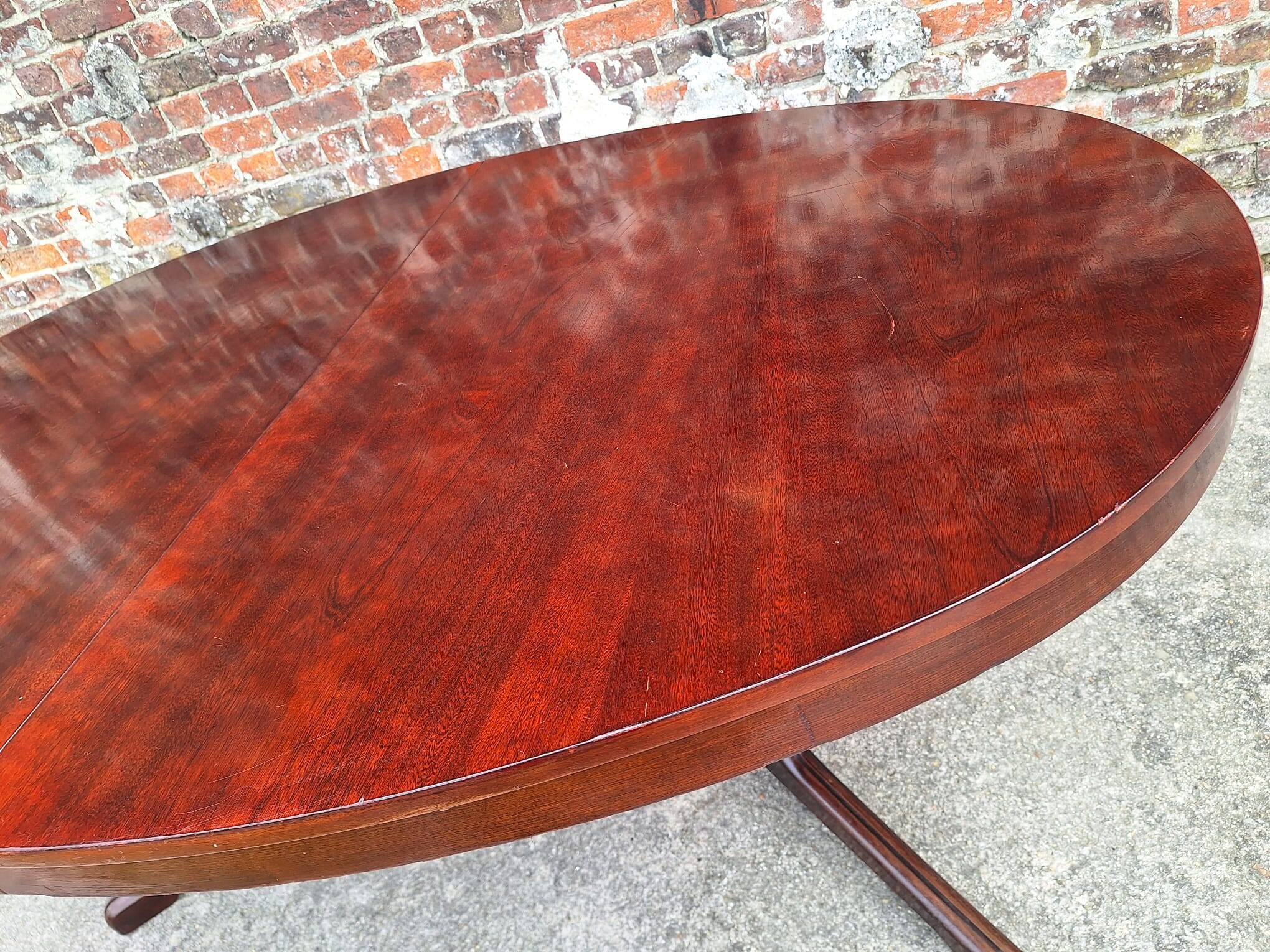 Large vintage Baumann table in rosewood with extensions, antique furniture.