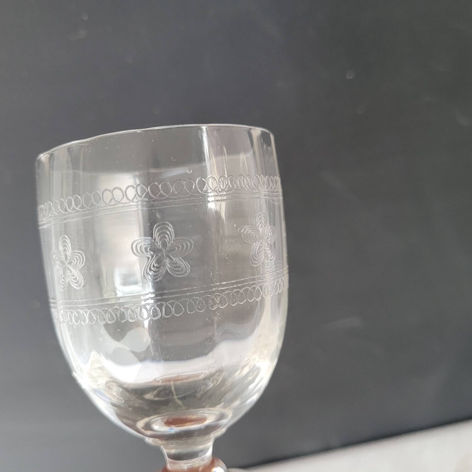 Verres à apéritif gravés soufflés – fin XIXᵉ / début XXᵉ siècle