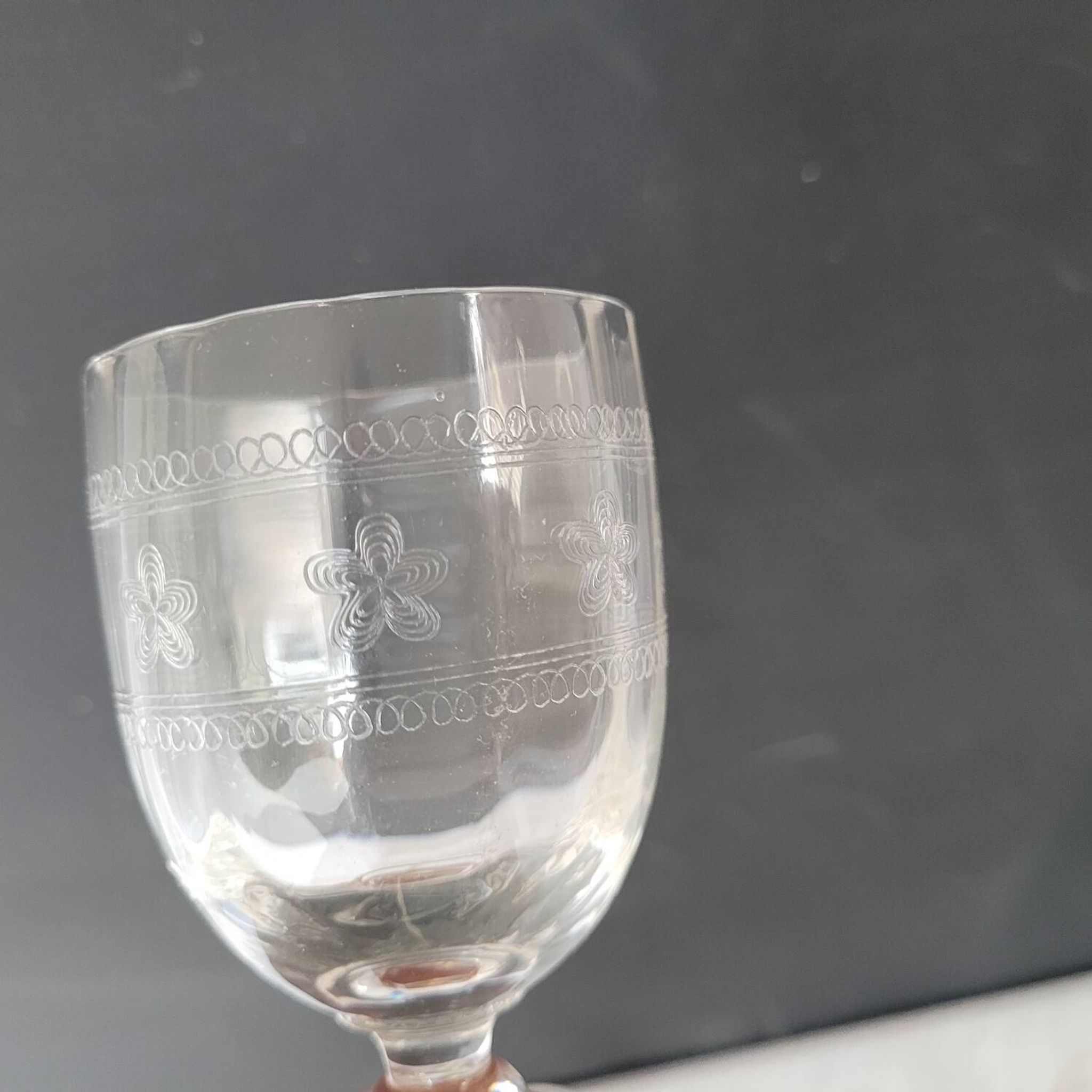 Verres à apéritif gravés soufflés – fin XIXᵉ / début XXᵉ siècle