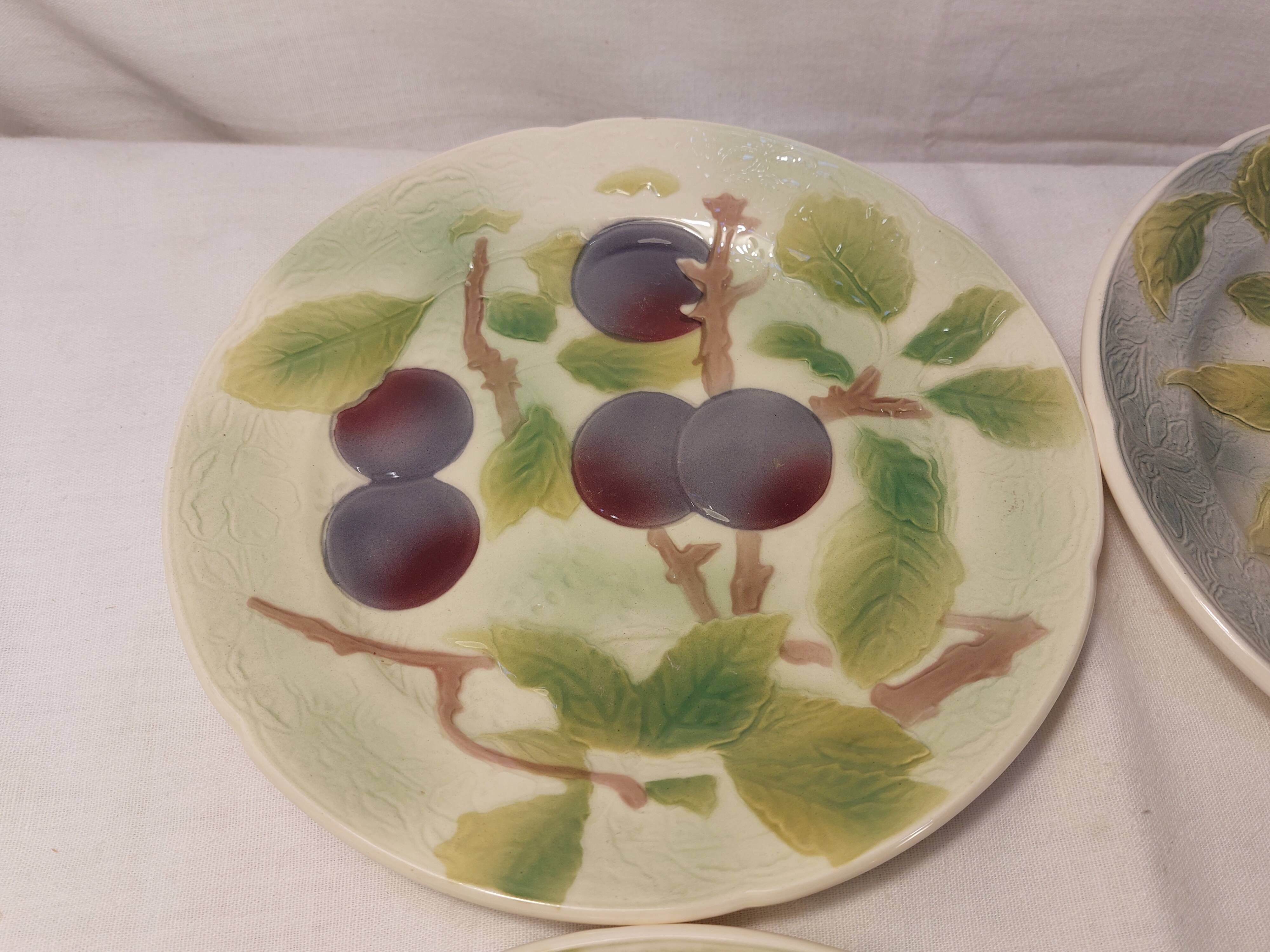 Set of 4 plates in St Clément Barbotine - Majolica - Fruits
