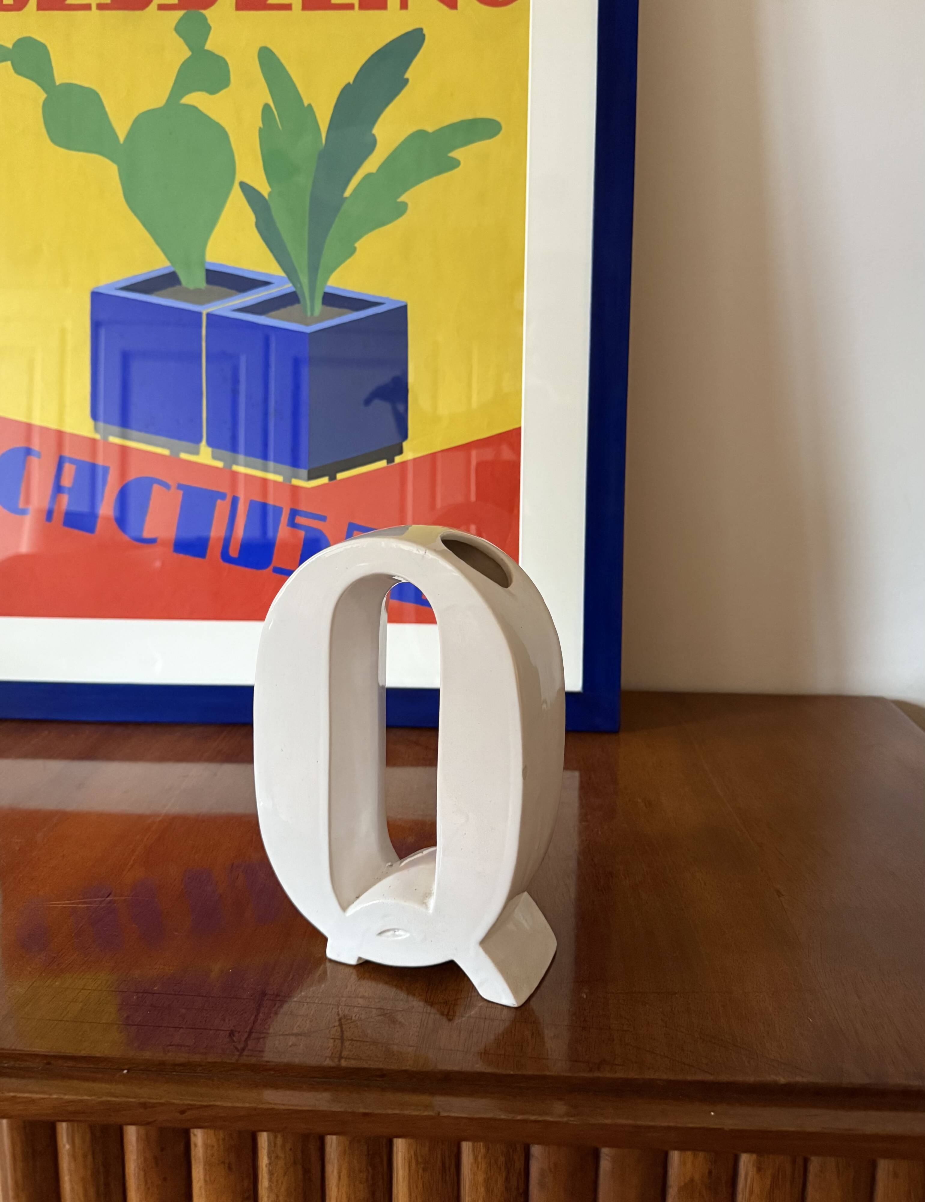 Space age Q letter shaped ceramic vase, Marcel Radureau France 1970