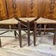 Série de 3 tabourets tripodes bois et paille
