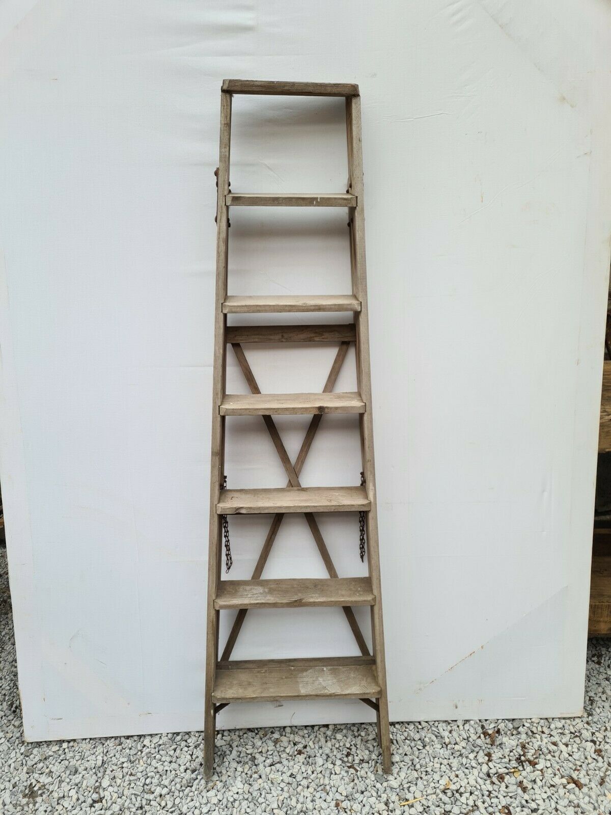 Wooden painter's stepladder