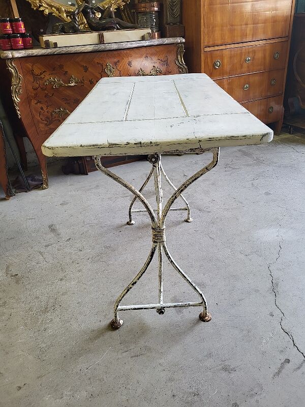 Table de jardin en metal et bois