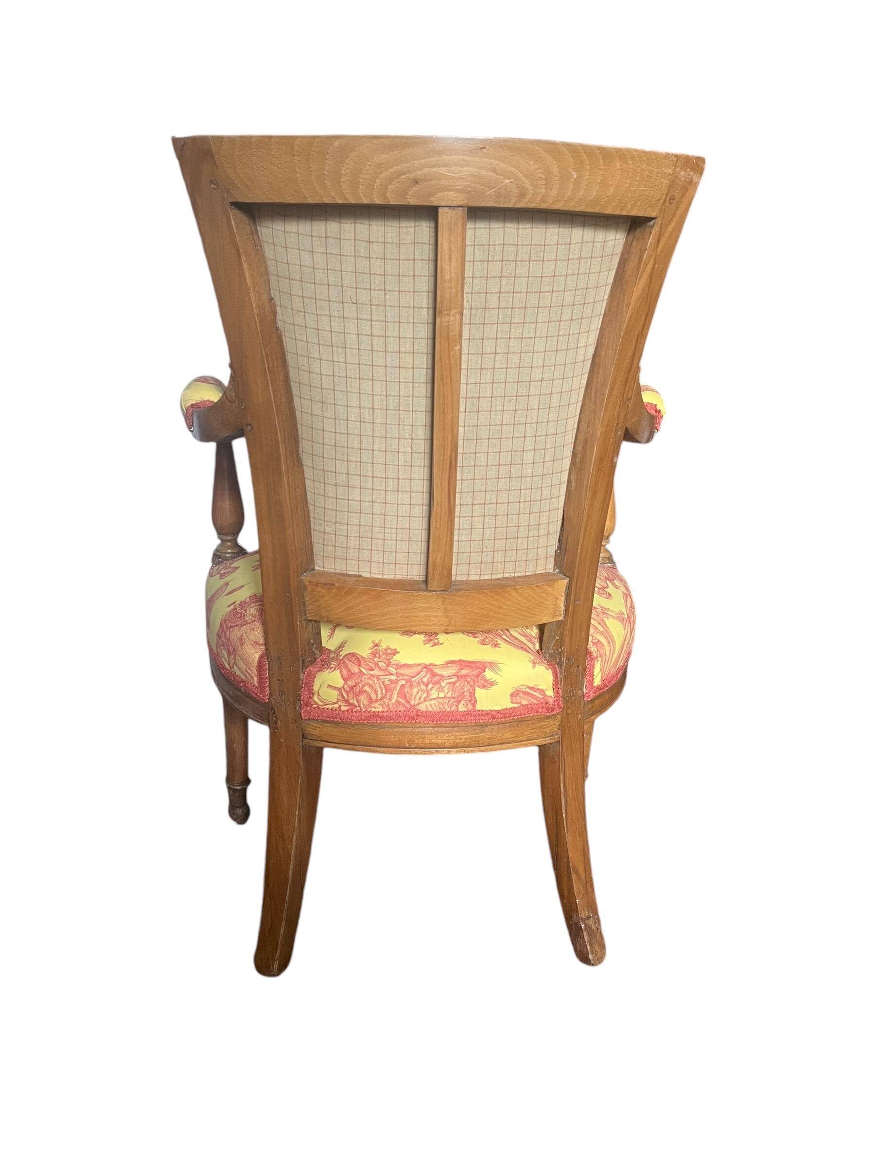 Louis XVI cabriolet armchair - Yellow and pinkish red Toile de Jouy - France