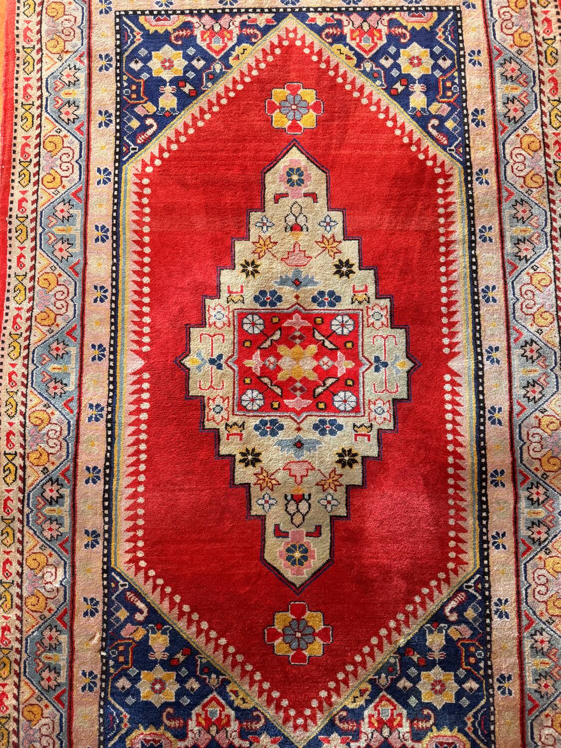 Vintage Sinkiang rug 224 cm x 136 cm