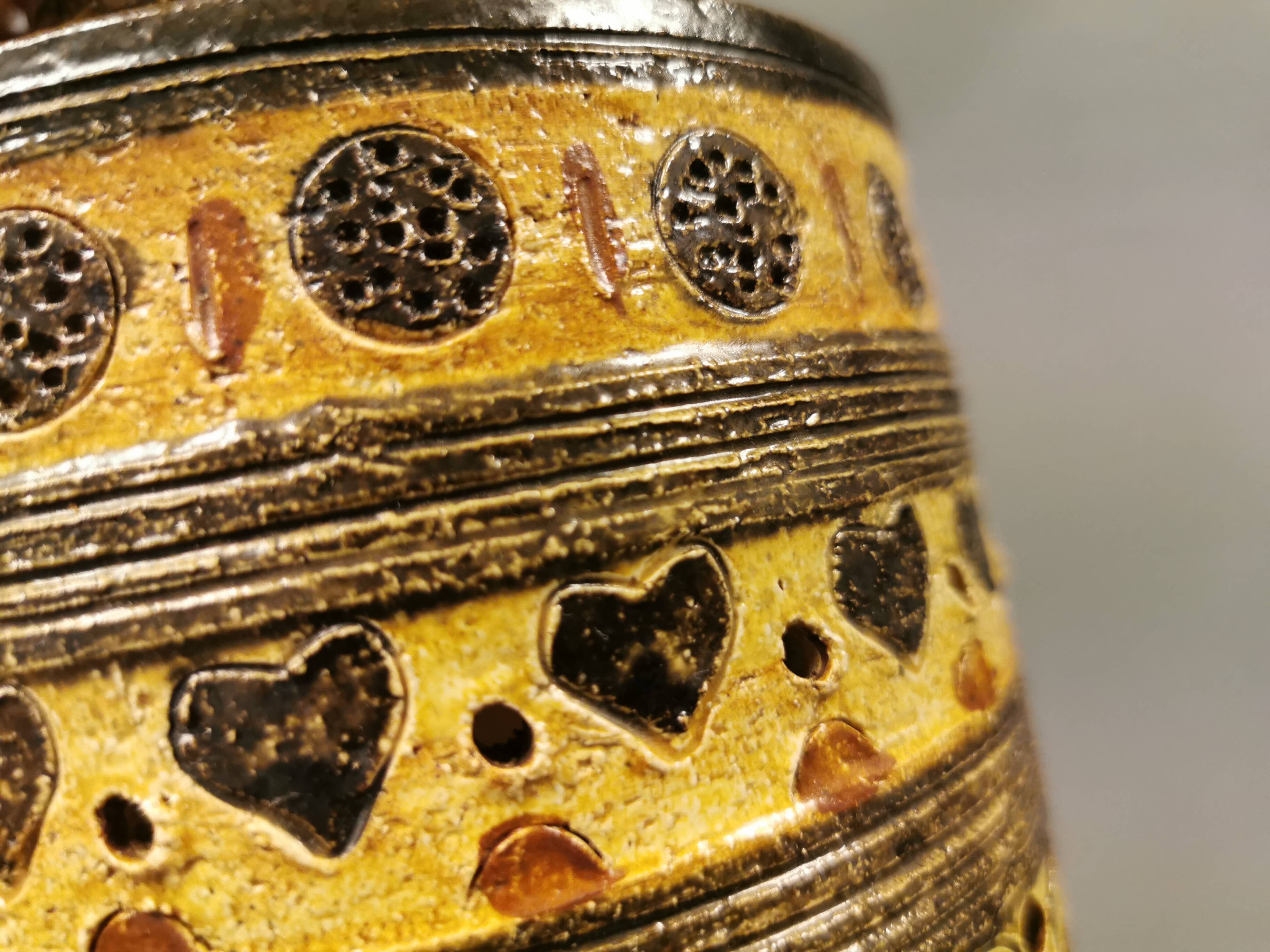 Danish ceramic hanging lamp designed by Jette Hellerøe in the 1970s.