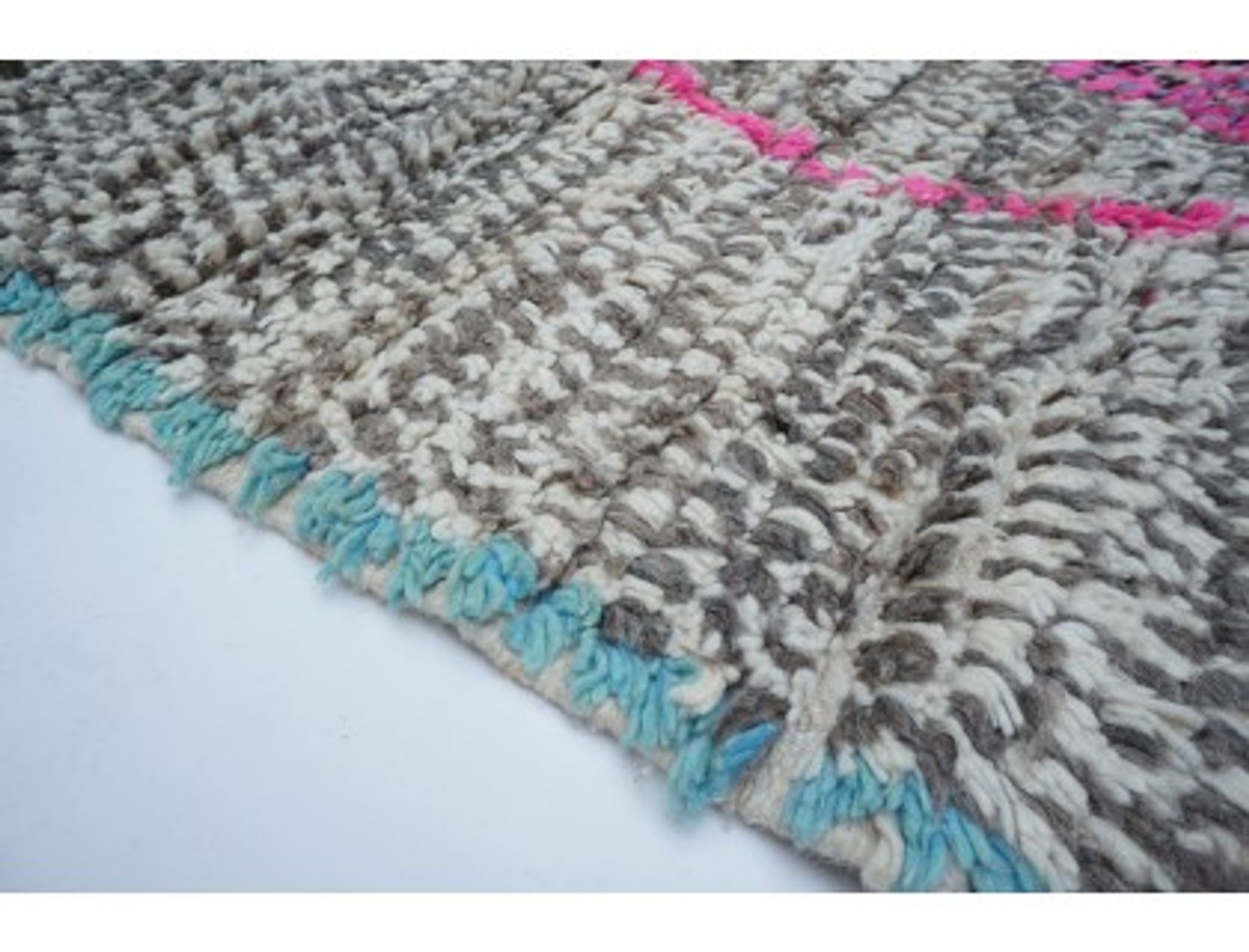 Colorful Berber carpet 194x134cm