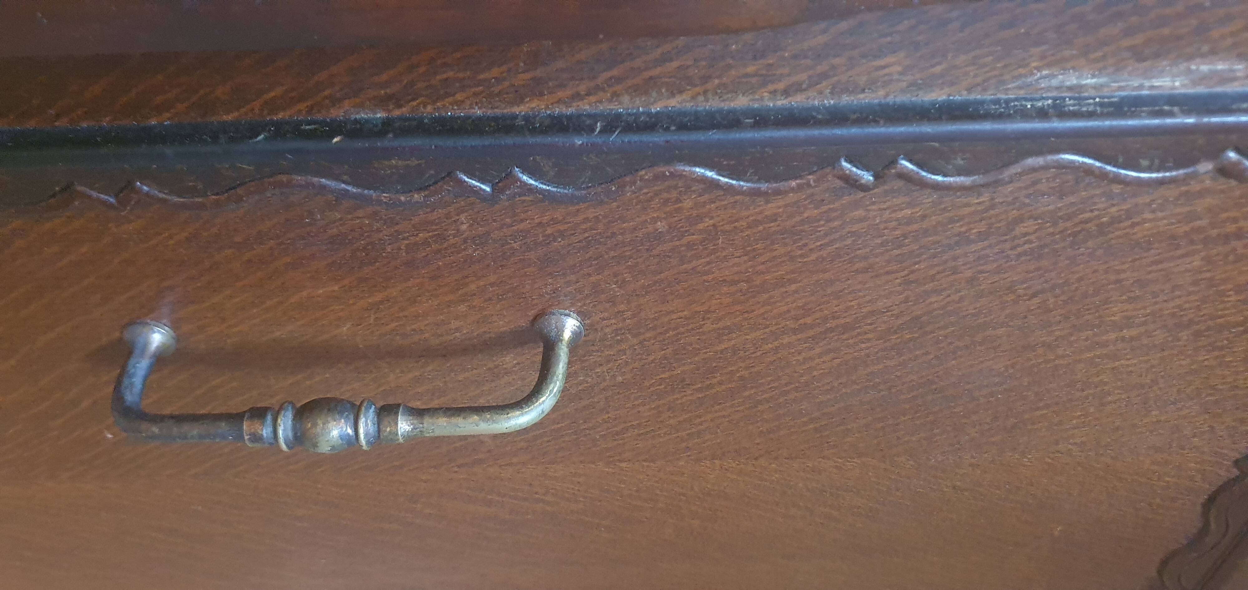 Commode bar en chêne à roulettes