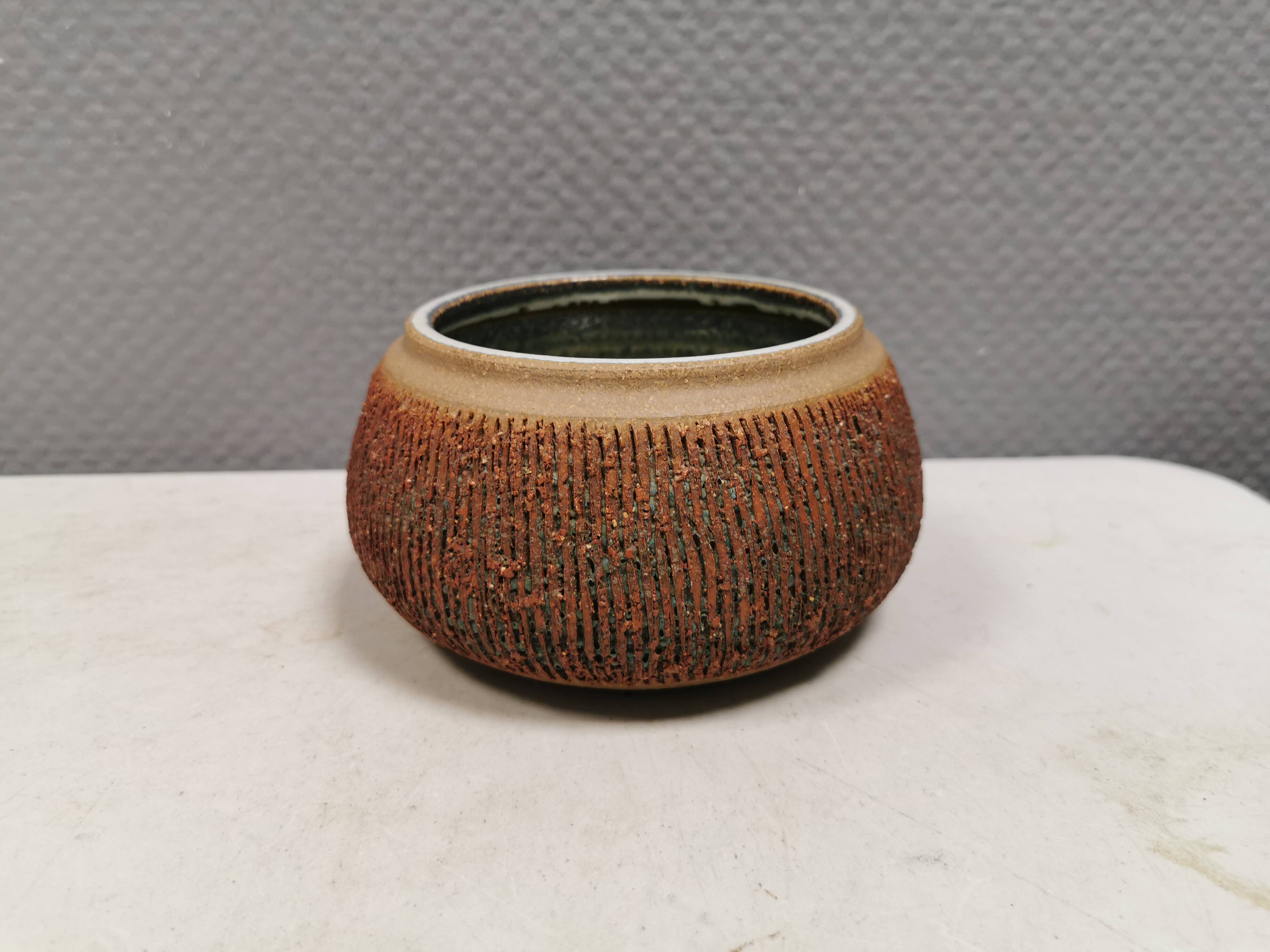 Ceramic bowl designed by Einar Johansen for Søholm Denmark in the 1960s.
