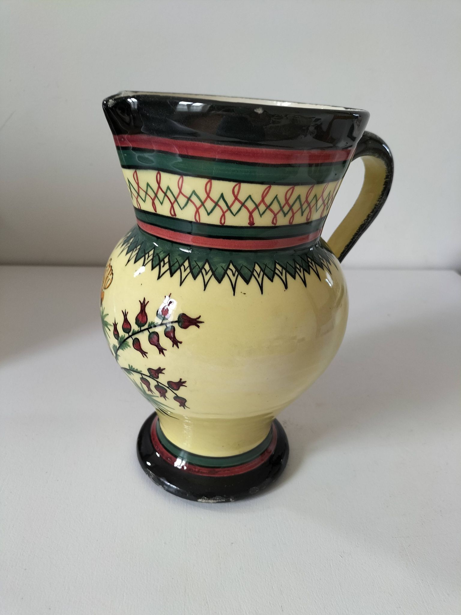Pichet Henriot Quimper décor Ajonc peint à la main, vers 1930-50