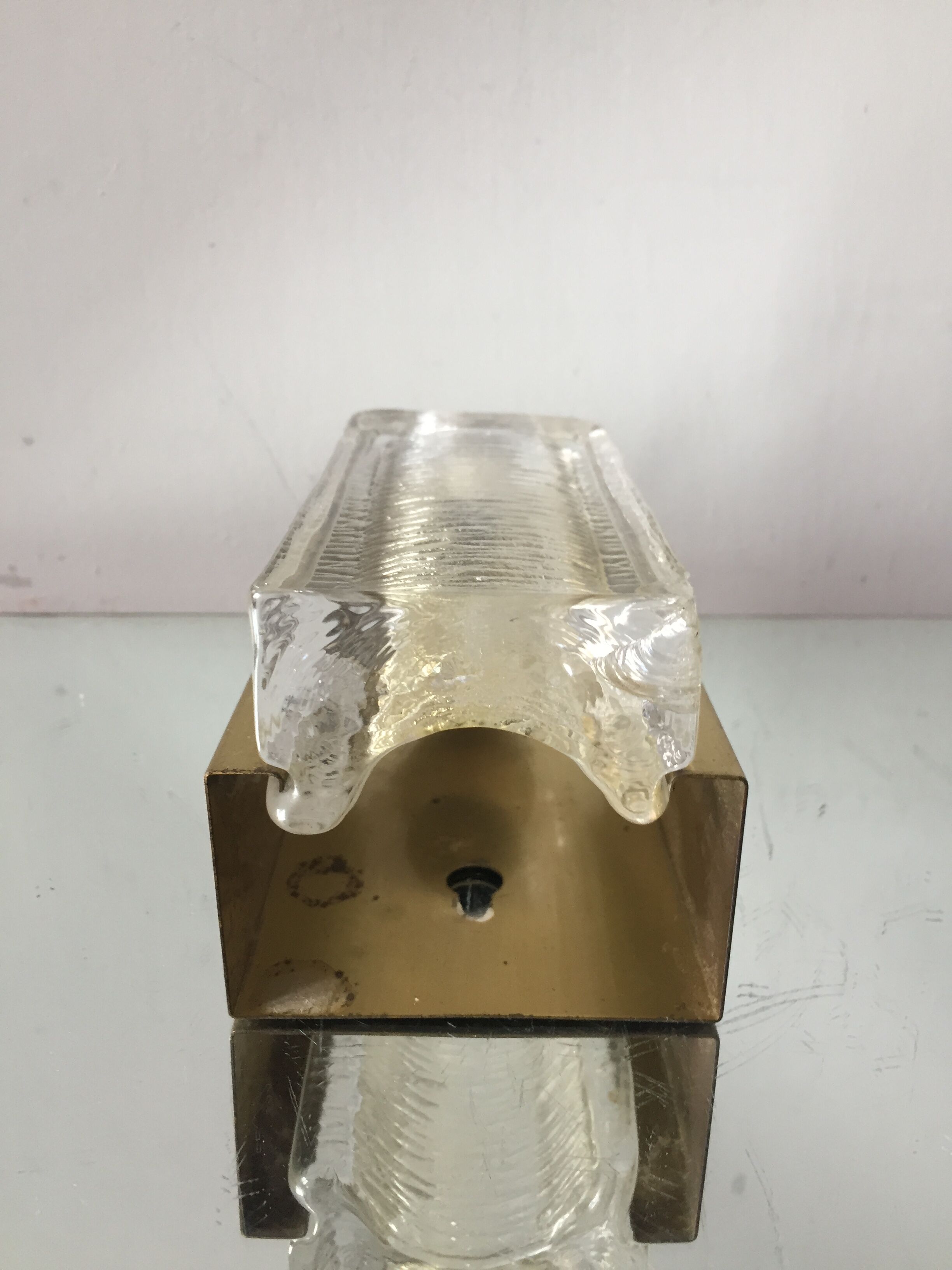 Applique scandinave du milieu du siècle dans le cristal et le laiton