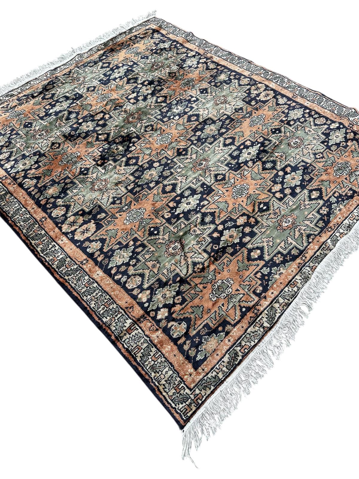 Oriental style rug 170cm x 140cm