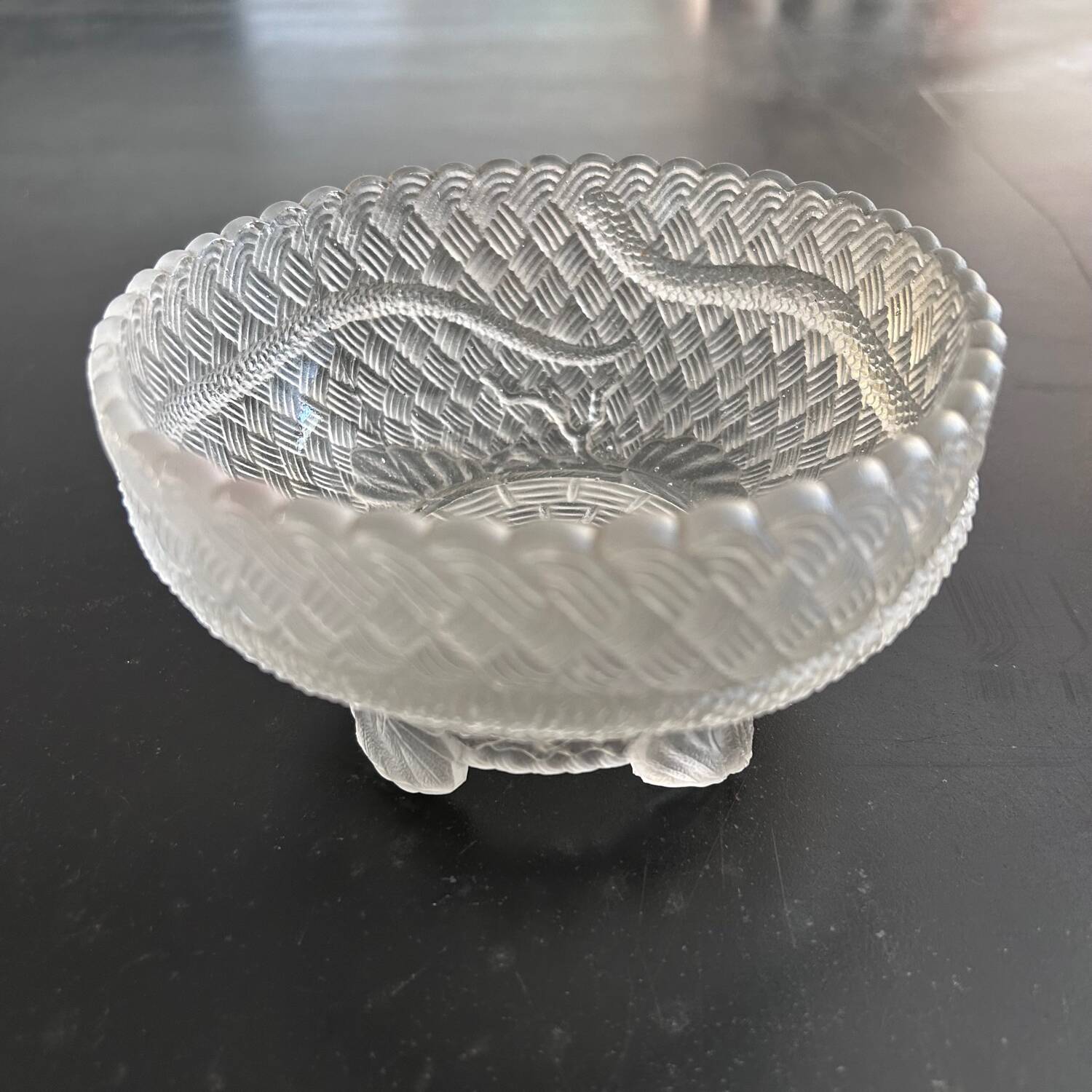 Frosted glass bowl with snake decoration