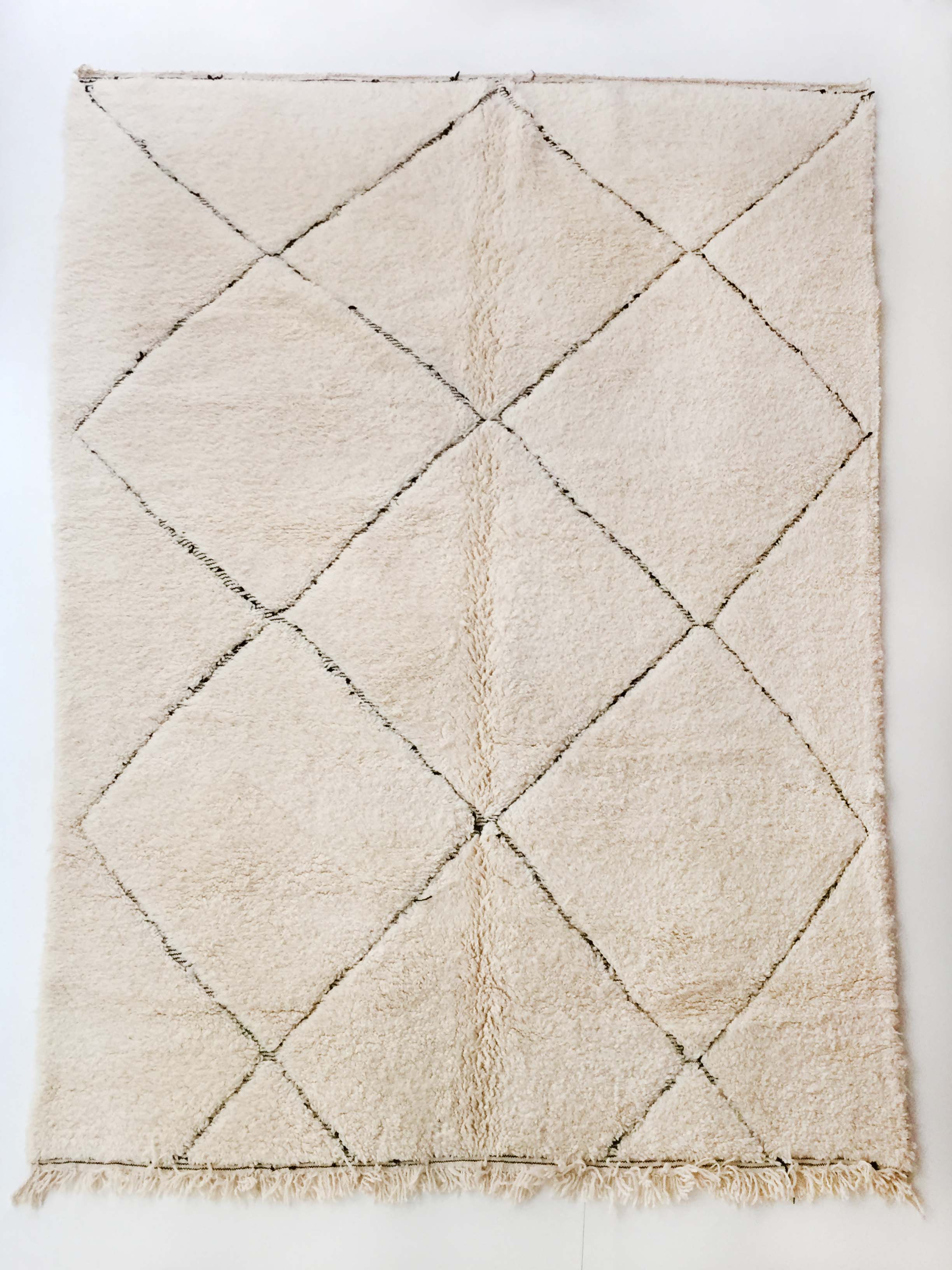 Moroccan Berber carpet blessed ouarain ecru with black diamonds engraved 300x202cm