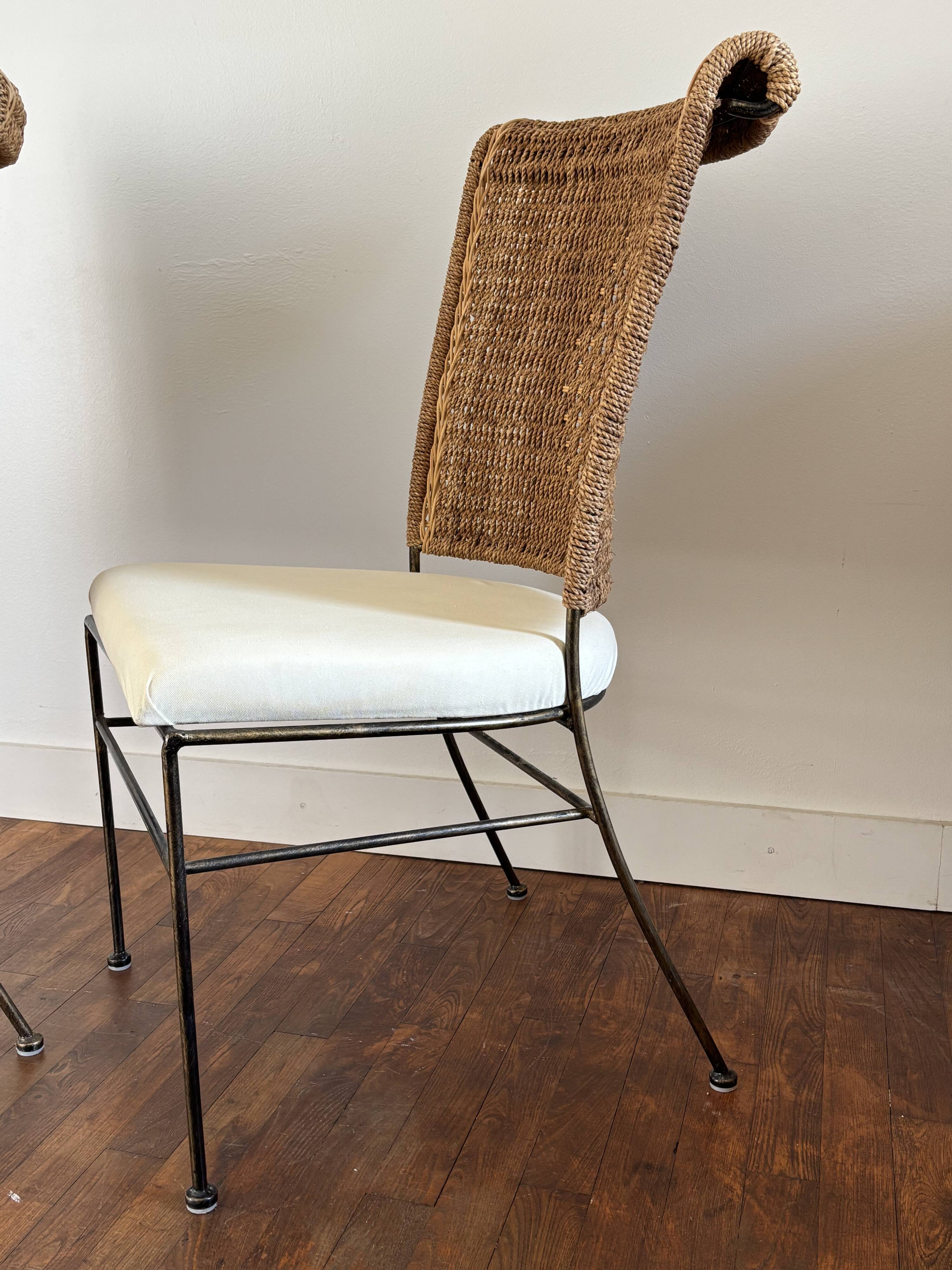 Chaises en fer et corde tressée