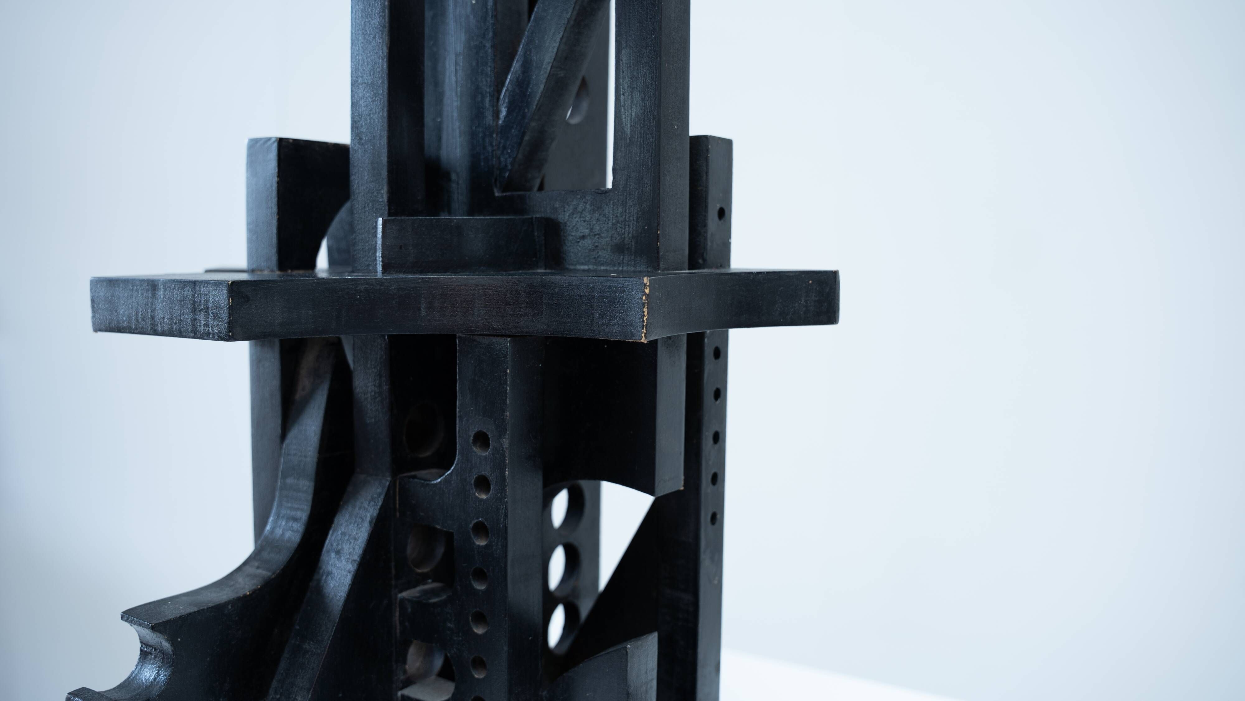 Sculpture en bois italienne abstraite