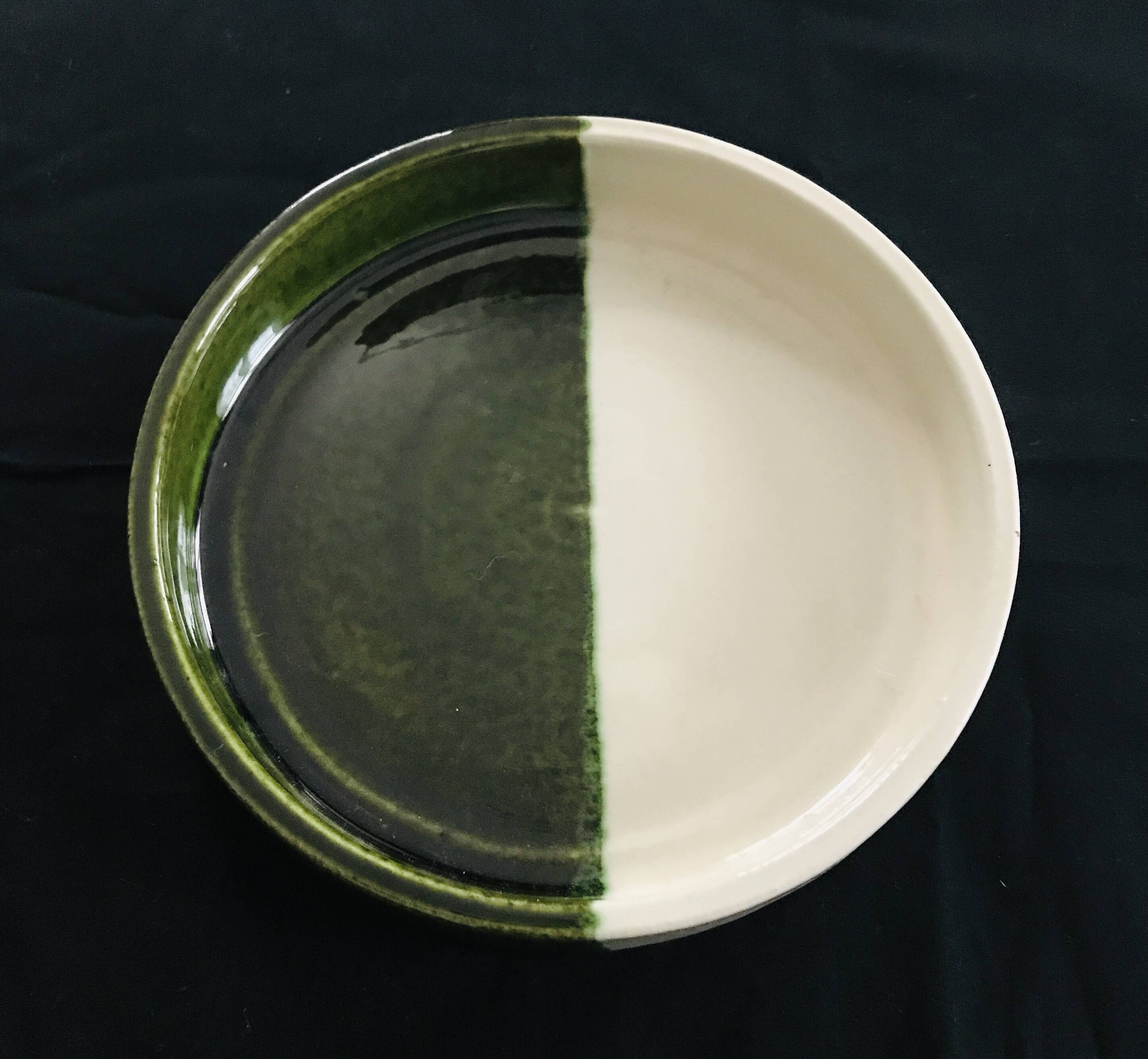 Medium two-tone ceramic dish
